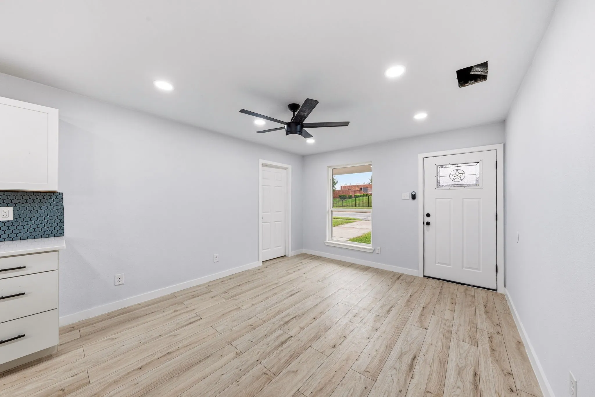 Single Family Residence For Sale in Dallas County , 3842 Soft Wind Drive, Dallas, Texas 75241, 4 Bedroom, 2 Bathroom, Garage spaces, 1,255 Sqft, built in 1963, mls#21349976, Real Estate Agent in Dallas, Homes For Sale in Dallas county, Homes For Sale in Dallas, Realtor in Dallas Texas, Real Estate Brokerage Independent Realty Texas, Luminita Cordes Realtor