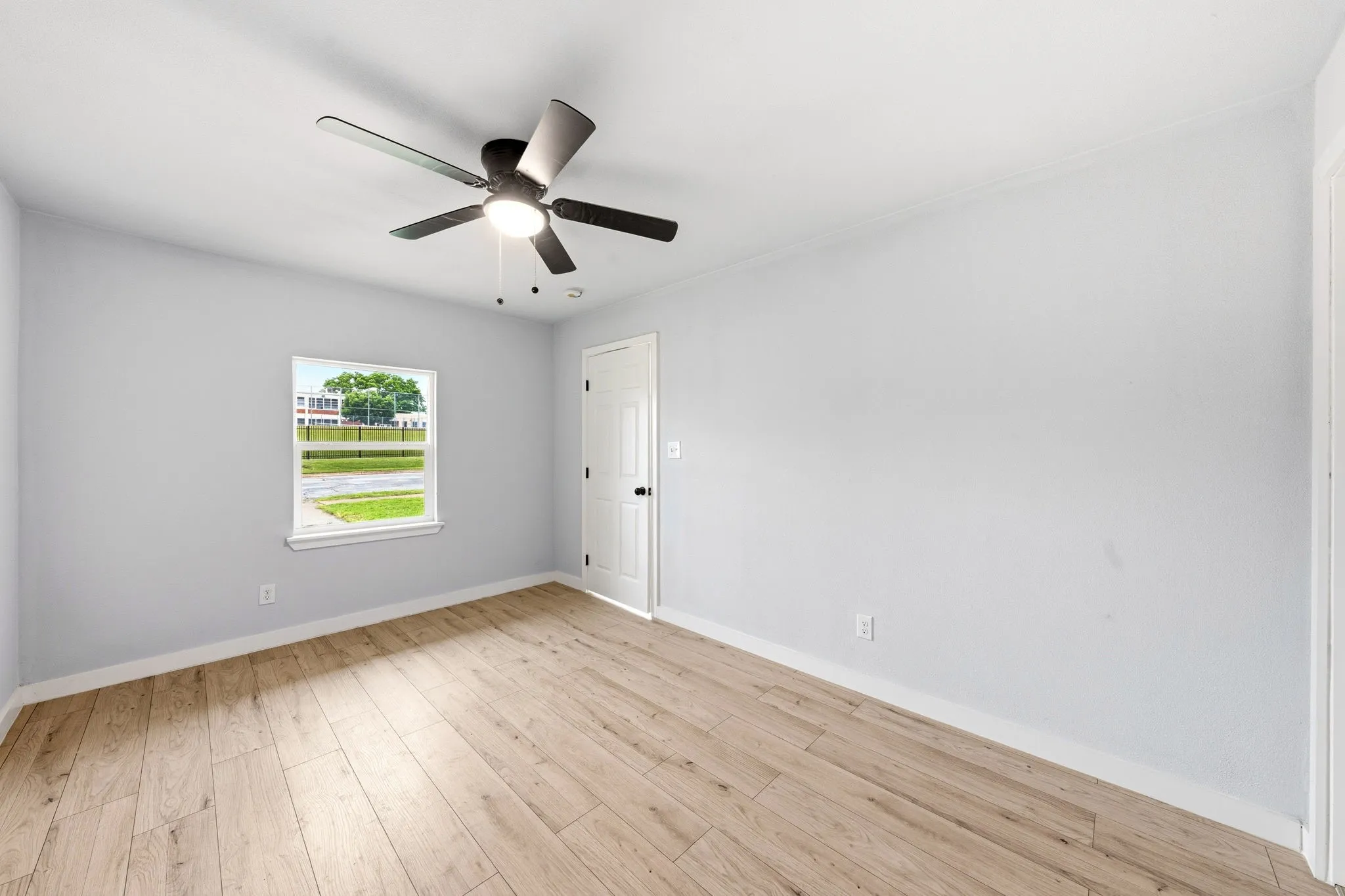 Single Family Residence For Sale in Dallas County , 3842 Soft Wind Drive, Dallas, Texas 75241, 4 Bedroom, 2 Bathroom, Garage spaces, 1,255 Sqft, built in 1963, mls#21349976, Real Estate Agent in Dallas, Homes For Sale in Dallas county, Homes For Sale in Dallas, Realtor in Dallas Texas, Real Estate Brokerage Independent Realty Texas, Luminita Cordes Realtor