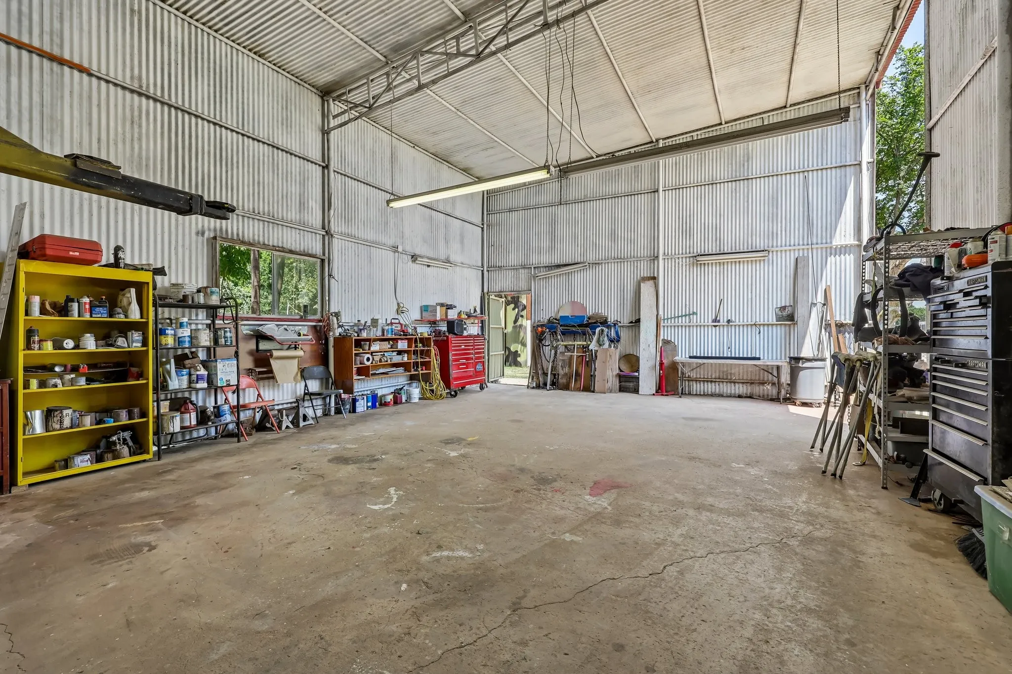 Single Family Residence For Sale in Johnson County , 2450 S Burleson Boulevard, Burleson, Texas 76028, 5 Bedroom, 3 Bathroom, 8 Garage spaces, 2,976 Sqft, built in 1940, mls#21349334, Real Estate Agent in Burleson, Homes For Sale in Johnson county, Homes For Sale in Burleson, Realtor in Burleson Texas, Real Estate Brokerage Independent Realty Texas, Luminita Cordes Realtor