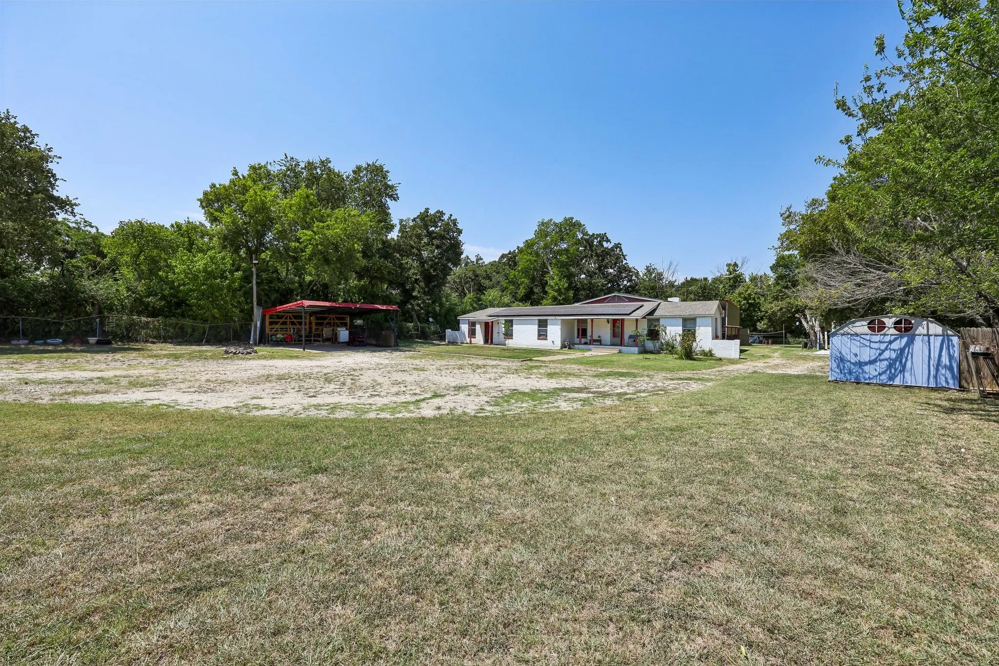 Single Family Residence For Sale in Johnson County , 2450 S Burleson Boulevard, Burleson, Texas 76028, 5 Bedroom, 3 Bathroom, 8 Garage spaces, 2,976 Sqft, built in 1940, mls#21349334, Real Estate Agent in Burleson, Homes For Sale in Johnson county, Homes For Sale in Burleson, Realtor in Burleson Texas, Real Estate Brokerage Independent Realty Texas, Luminita Cordes Realtor