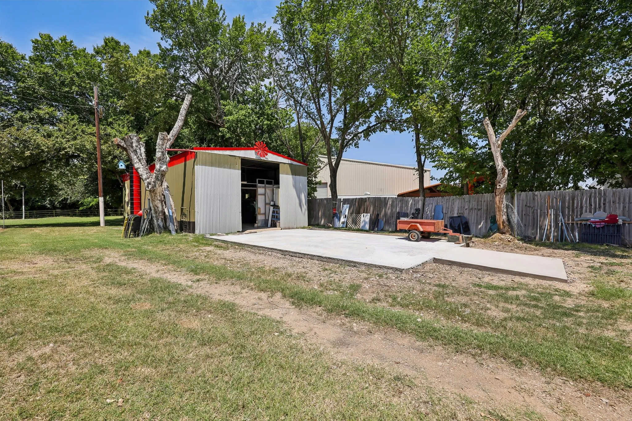 Single Family Residence For Sale in Johnson County , 2450 S Burleson Boulevard, Burleson, Texas 76028, 5 Bedroom, 3 Bathroom, 8 Garage spaces, 2,976 Sqft, built in 1940, mls#21349334, Real Estate Agent in Burleson, Homes For Sale in Johnson county, Homes For Sale in Burleson, Realtor in Burleson Texas, Real Estate Brokerage Independent Realty Texas, Luminita Cordes Realtor