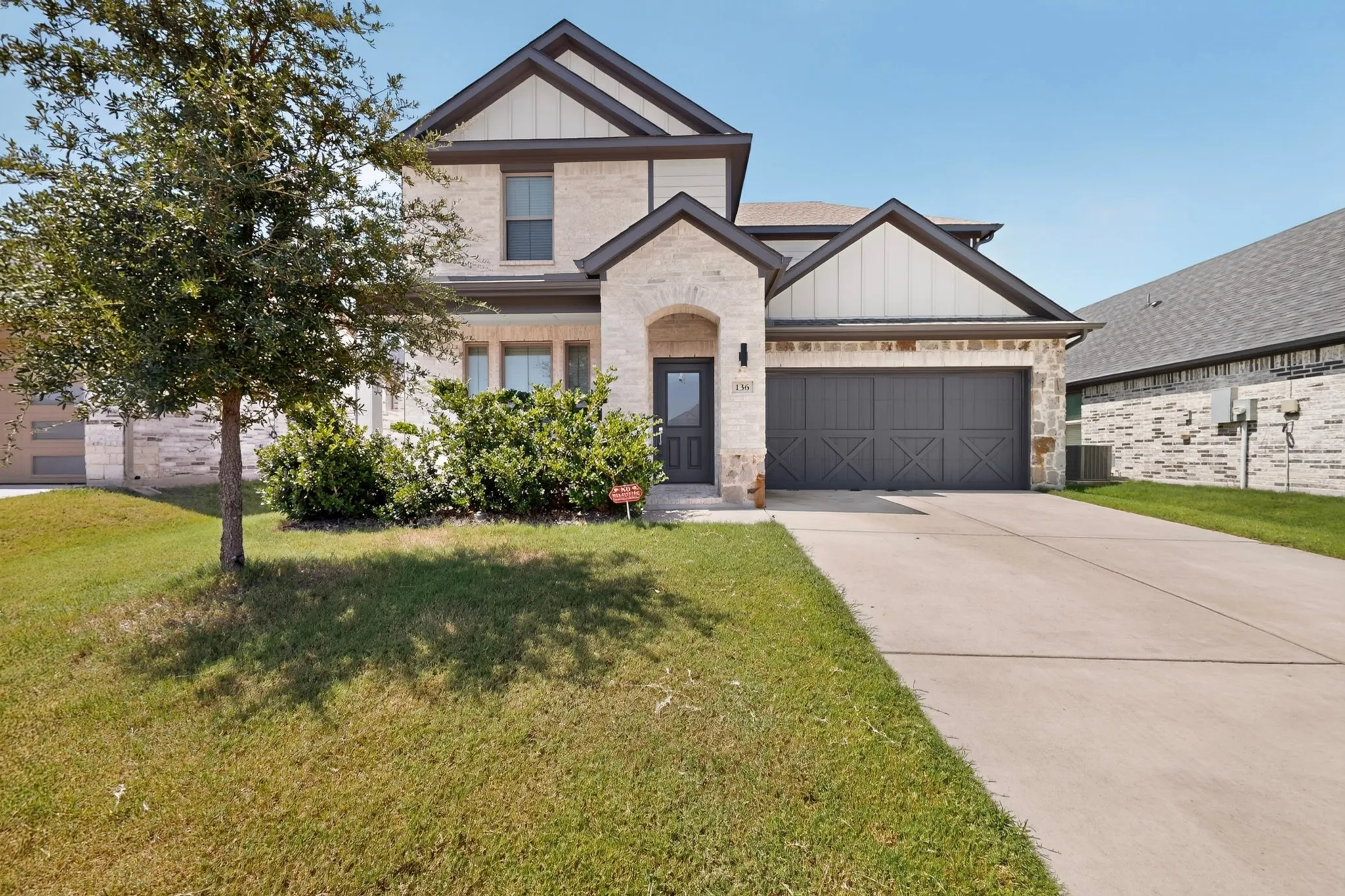 Single Family Residence For Sale in Ellis County , 136 Camp Fire Drive, Waxahachie, Texas 75165, 4 Bedroom, 3 Bathroom, 2 Garage spaces, 2,367 Sqft, built in 2021, mls#21350173, Real Estate Agent in Waxahachie, Homes For Sale in Ellis county, Homes For Sale in Waxahachie, Realtor in Waxahachie Texas, Real Estate Brokerage Independent Realty Texas, Luminita Cordes Realtor