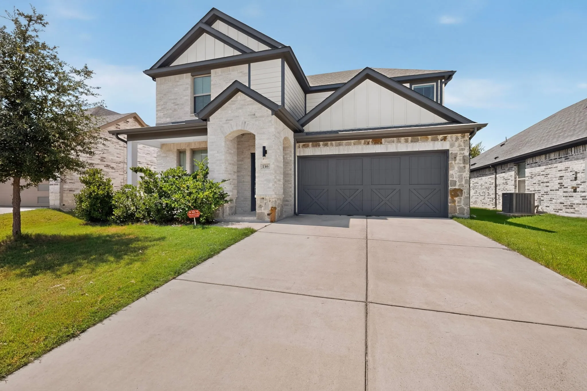 Single Family Residence For Sale in Ellis County , 136 Camp Fire Drive, Waxahachie, Texas 75165, 4 Bedroom, 3 Bathroom, 2 Garage spaces, 2,367 Sqft, built in 2021, mls#21350173, Real Estate Agent in Waxahachie, Homes For Sale in Ellis county, Homes For Sale in Waxahachie, Realtor in Waxahachie Texas, Real Estate Brokerage Independent Realty Texas, Luminita Cordes Realtor