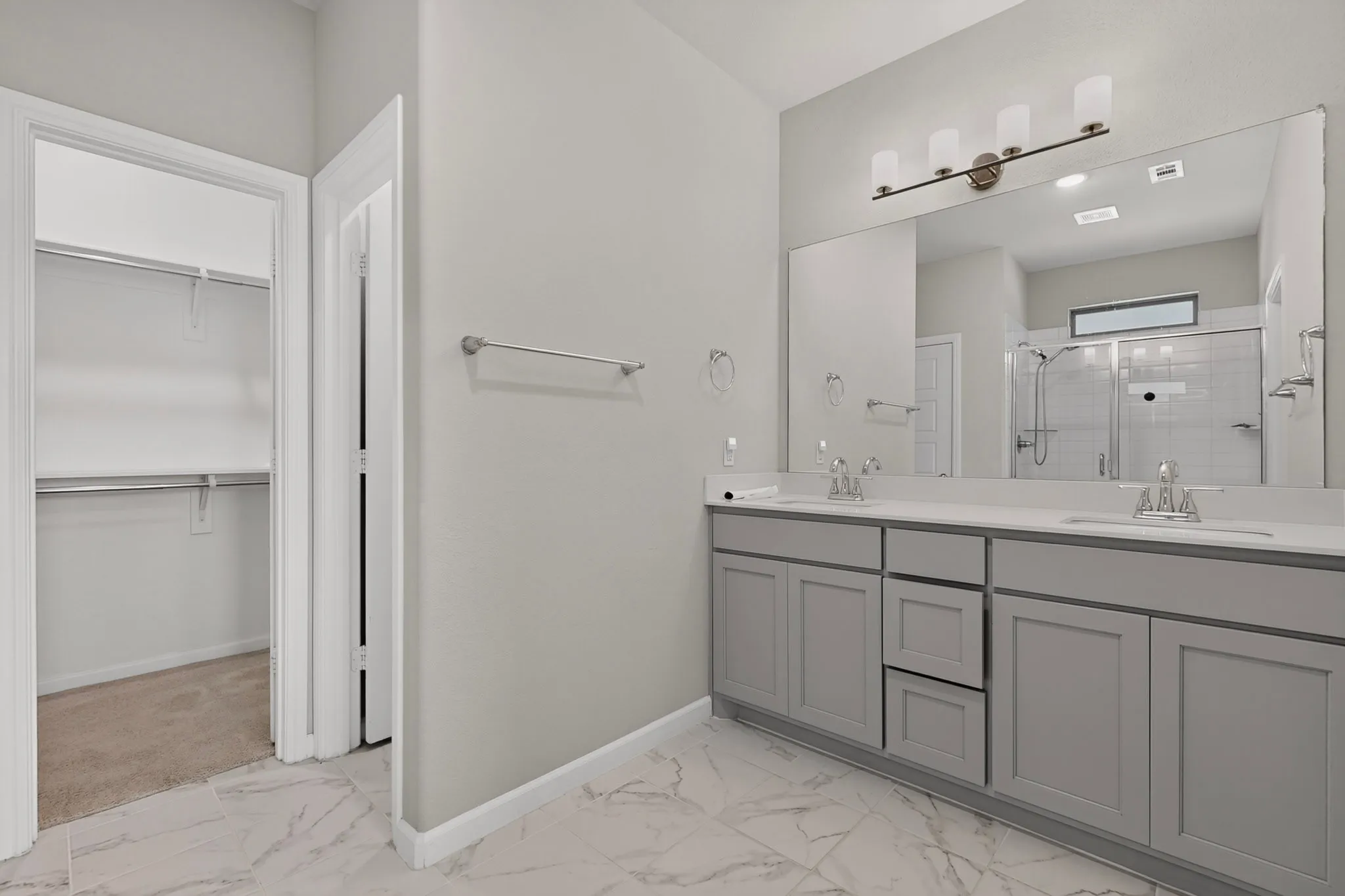Single Family Residence For Sale in Ellis County , 136 Camp Fire Drive, Waxahachie, Texas 75165, 4 Bedroom, 3 Bathroom, 2 Garage spaces, 2,367 Sqft, built in 2021, mls#21350173, Real Estate Agent in Waxahachie, Homes For Sale in Ellis county, Homes For Sale in Waxahachie, Realtor in Waxahachie Texas, Real Estate Brokerage Independent Realty Texas, Luminita Cordes Realtor
