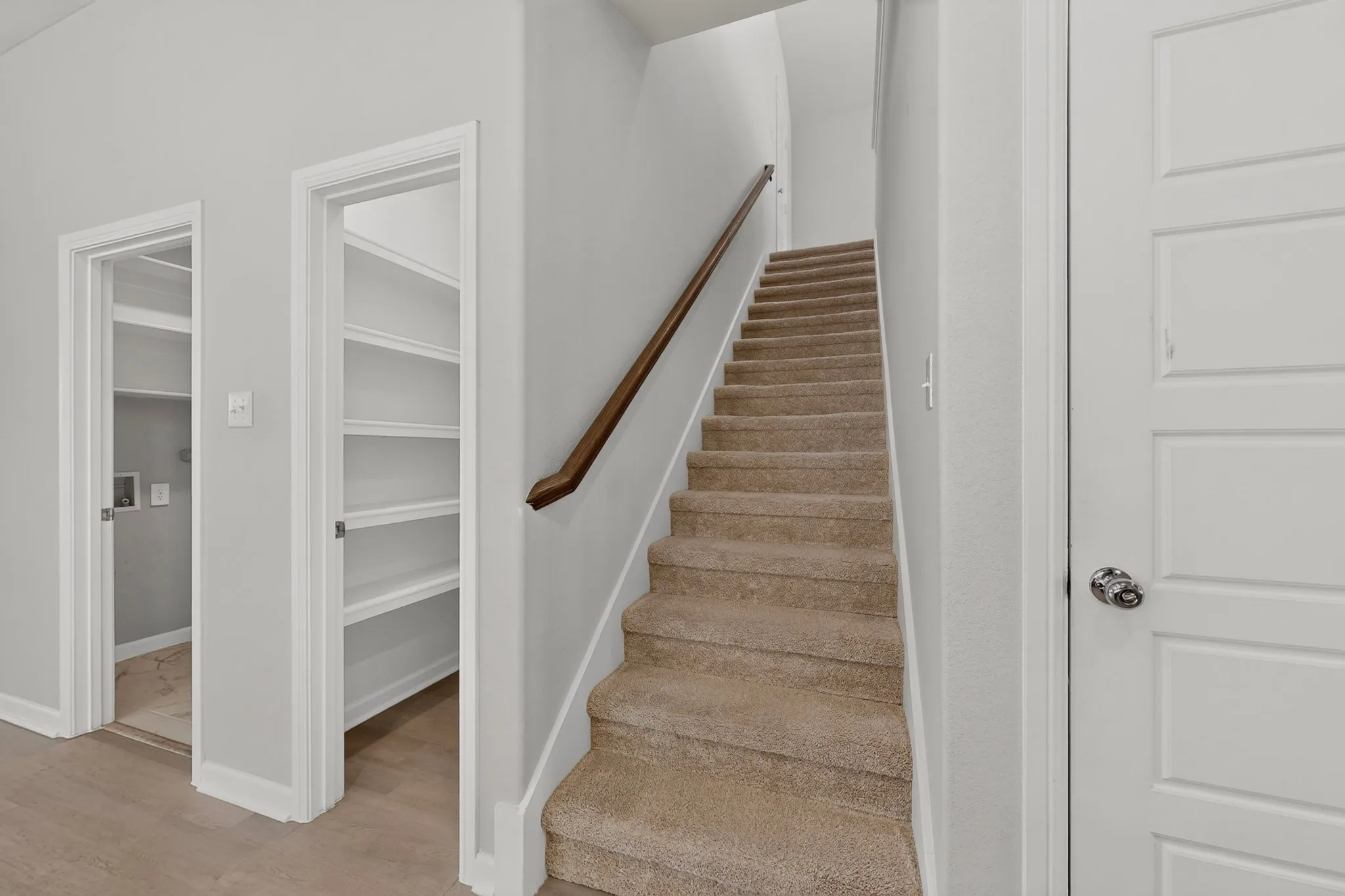 Single Family Residence For Sale in Ellis County , 136 Camp Fire Drive, Waxahachie, Texas 75165, 4 Bedroom, 3 Bathroom, 2 Garage spaces, 2,367 Sqft, built in 2021, mls#21350173, Real Estate Agent in Waxahachie, Homes For Sale in Ellis county, Homes For Sale in Waxahachie, Realtor in Waxahachie Texas, Real Estate Brokerage Independent Realty Texas, Luminita Cordes Realtor
