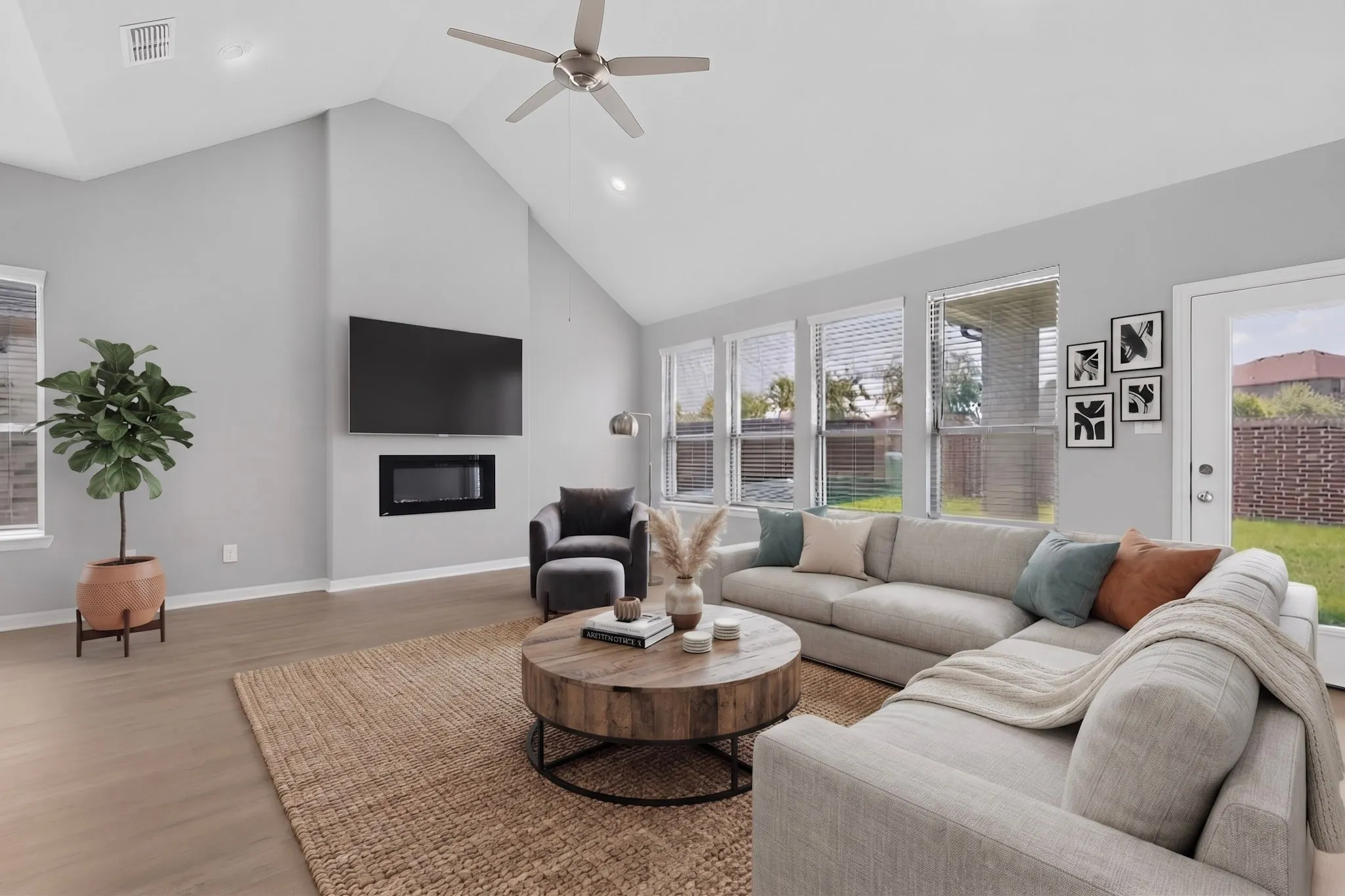 Single Family Residence For Sale in Ellis County , 136 Camp Fire Drive, Waxahachie, Texas 75165, 4 Bedroom, 3 Bathroom, 2 Garage spaces, 2,367 Sqft, built in 2021, mls#21350173, Real Estate Agent in Waxahachie, Homes For Sale in Ellis county, Homes For Sale in Waxahachie, Realtor in Waxahachie Texas, Real Estate Brokerage Independent Realty Texas, Luminita Cordes Realtor