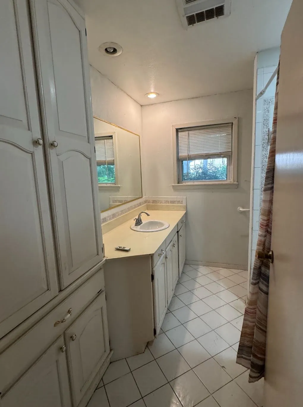 Single Family Residence For Sale in Parker County , 3703 Pecan Park Drive, Weatherford, Texas 76087, 3 Bedroom, 2 Bathroom, 2 Garage spaces, 2,005 Sqft, built in 1964, mls#21350176, Real Estate Agent in Weatherford, Homes For Sale in Parker county, Homes For Sale in Weatherford, Realtor in Weatherford Texas, Real Estate Brokerage Independent Realty Texas, Luminita Cordes Realtor