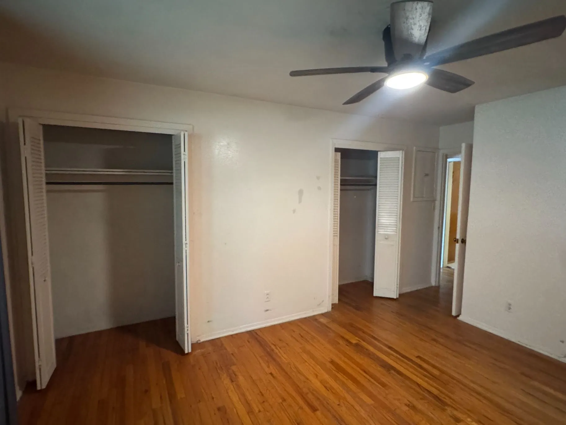Single Family Residence For Sale in Parker County , 3703 Pecan Park Drive, Weatherford, Texas 76087, 3 Bedroom, 2 Bathroom, 2 Garage spaces, 2,005 Sqft, built in 1964, mls#21350176, Real Estate Agent in Weatherford, Homes For Sale in Parker county, Homes For Sale in Weatherford, Realtor in Weatherford Texas, Real Estate Brokerage Independent Realty Texas, Luminita Cordes Realtor