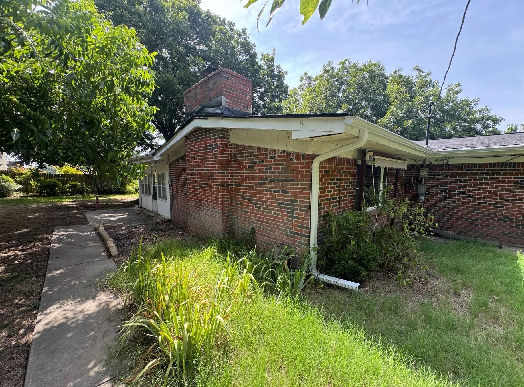 Single Family Residence For Sale in Parker County , 3703 Pecan Park Drive, Weatherford, Texas 76087, 3 Bedroom, 2 Bathroom, 2 Garage spaces, 2,005 Sqft, built in 1964, mls#21350176, Real Estate Agent in Weatherford, Homes For Sale in Parker county, Homes For Sale in Weatherford, Realtor in Weatherford Texas, Real Estate Brokerage Independent Realty Texas, Luminita Cordes Realtor