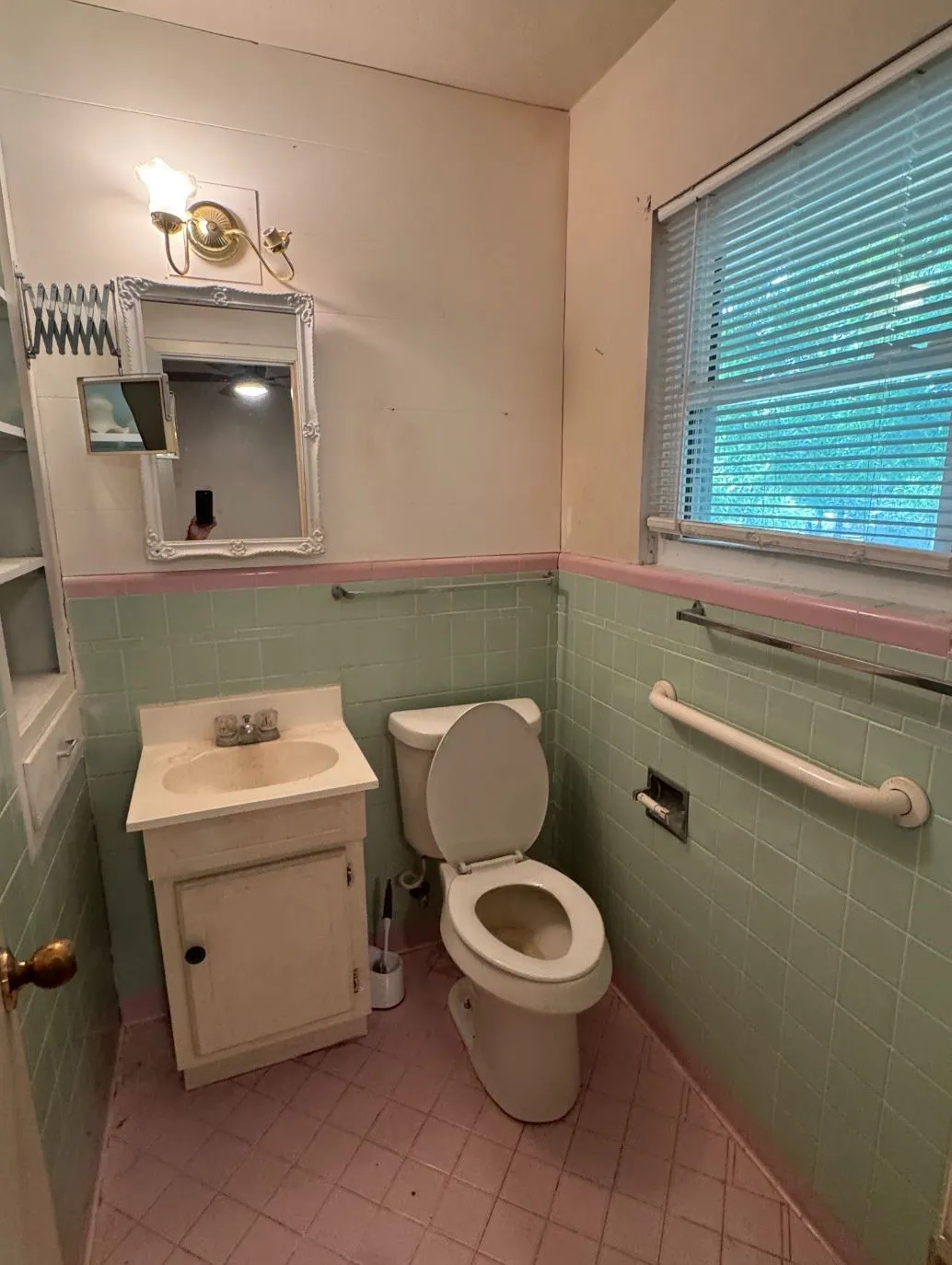 Single Family Residence For Sale in Parker County , 3703 Pecan Park Drive, Weatherford, Texas 76087, 3 Bedroom, 2 Bathroom, 2 Garage spaces, 2,005 Sqft, built in 1964, mls#21350176, Real Estate Agent in Weatherford, Homes For Sale in Parker county, Homes For Sale in Weatherford, Realtor in Weatherford Texas, Real Estate Brokerage Independent Realty Texas, Luminita Cordes Realtor