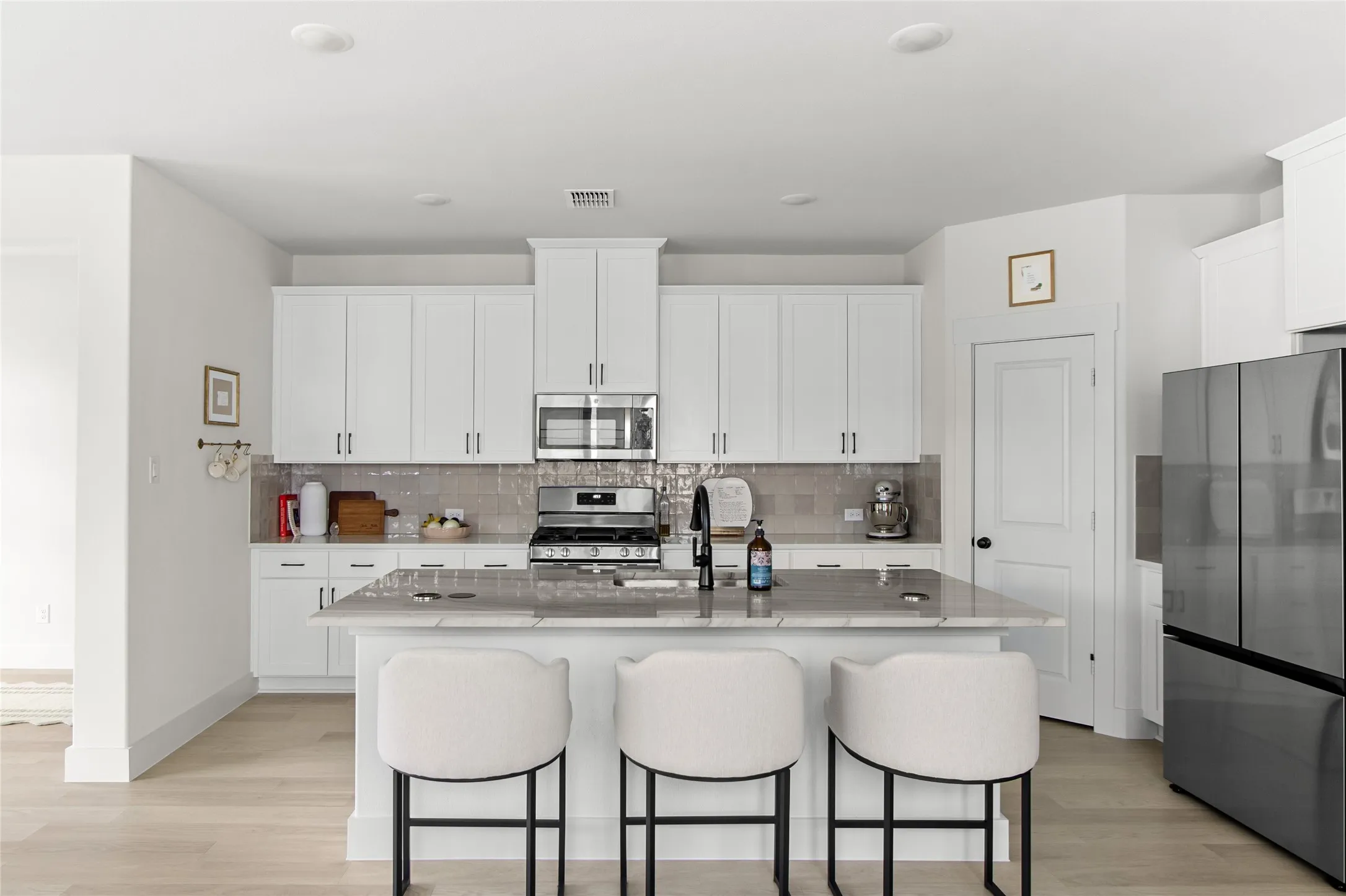 Townhouse For Sale in Tarrant County , 1500 Birds Fort Trail, Arlington, Texas 76005, 3 Bedrooms, 3 Bathrooms, 2 Garage spaces, 2,072 Sqft, built in 2024, Price $479,900, mls#21350074, Real Estate Agent in Arlington, Homes For Sale in Tarrant county, Homes For Sale in Arlington, Realtor in Arlington Texas, Real Estate Brokerage Independent Realty Texas, Luminita Cordes Realtor