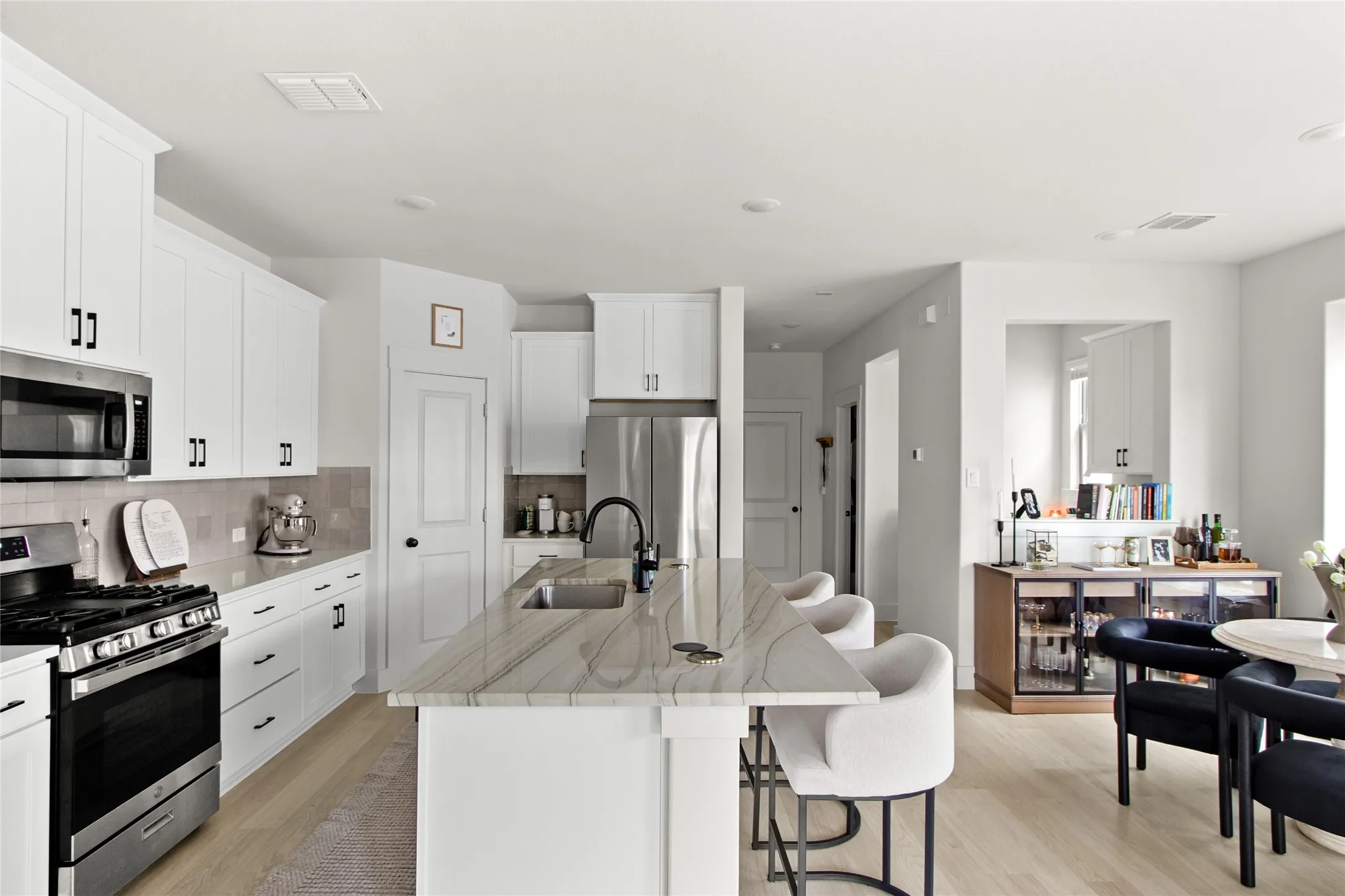 Townhouse For Sale in Tarrant County , 1500 Birds Fort Trail, Arlington, Texas 76005, 3 Bedrooms, 3 Bathrooms, 2 Garage spaces, 2,072 Sqft, built in 2024, Price $479,900, mls#21350074, Real Estate Agent in Arlington, Homes For Sale in Tarrant county, Homes For Sale in Arlington, Realtor in Arlington Texas, Real Estate Brokerage Independent Realty Texas, Luminita Cordes Realtor