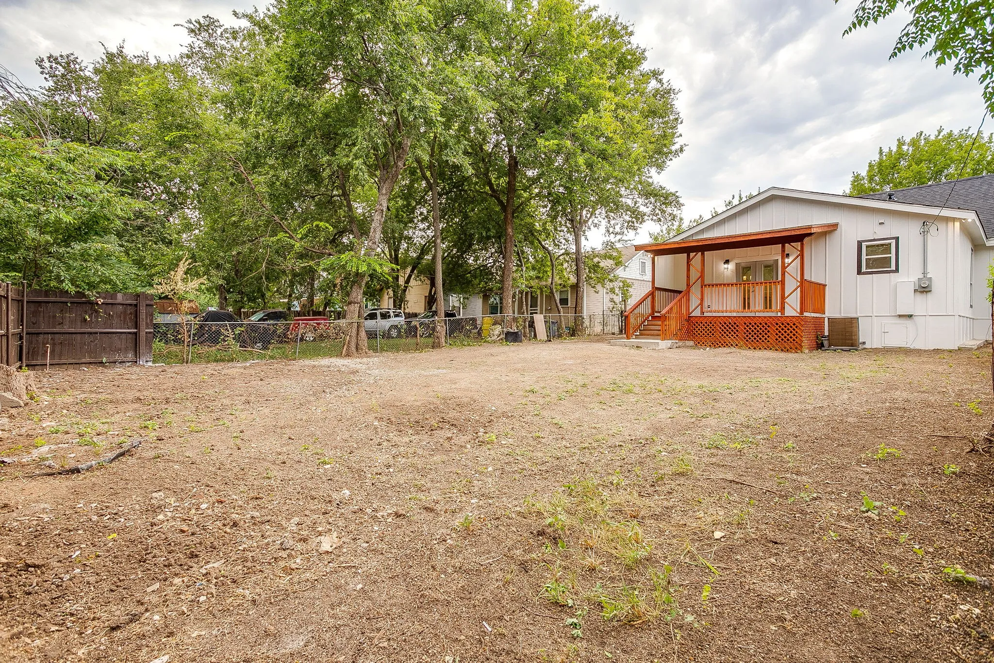 Single Family Residence For Sale in Tarrant County , 2214 Pearl Avenue, Fort Worth, Texas 76164, 4 Bedroom, 2 Bathroom, Garage spaces, 1,748 Sqft, built in 1925, mls#21345973, Real Estate Agent in Fort Worth, Homes For Sale in Tarrant county, Homes For Sale in Fort Worth, Realtor in Fort Worth Texas, Real Estate Brokerage Independent Realty Texas, Luminita Cordes Realtor
