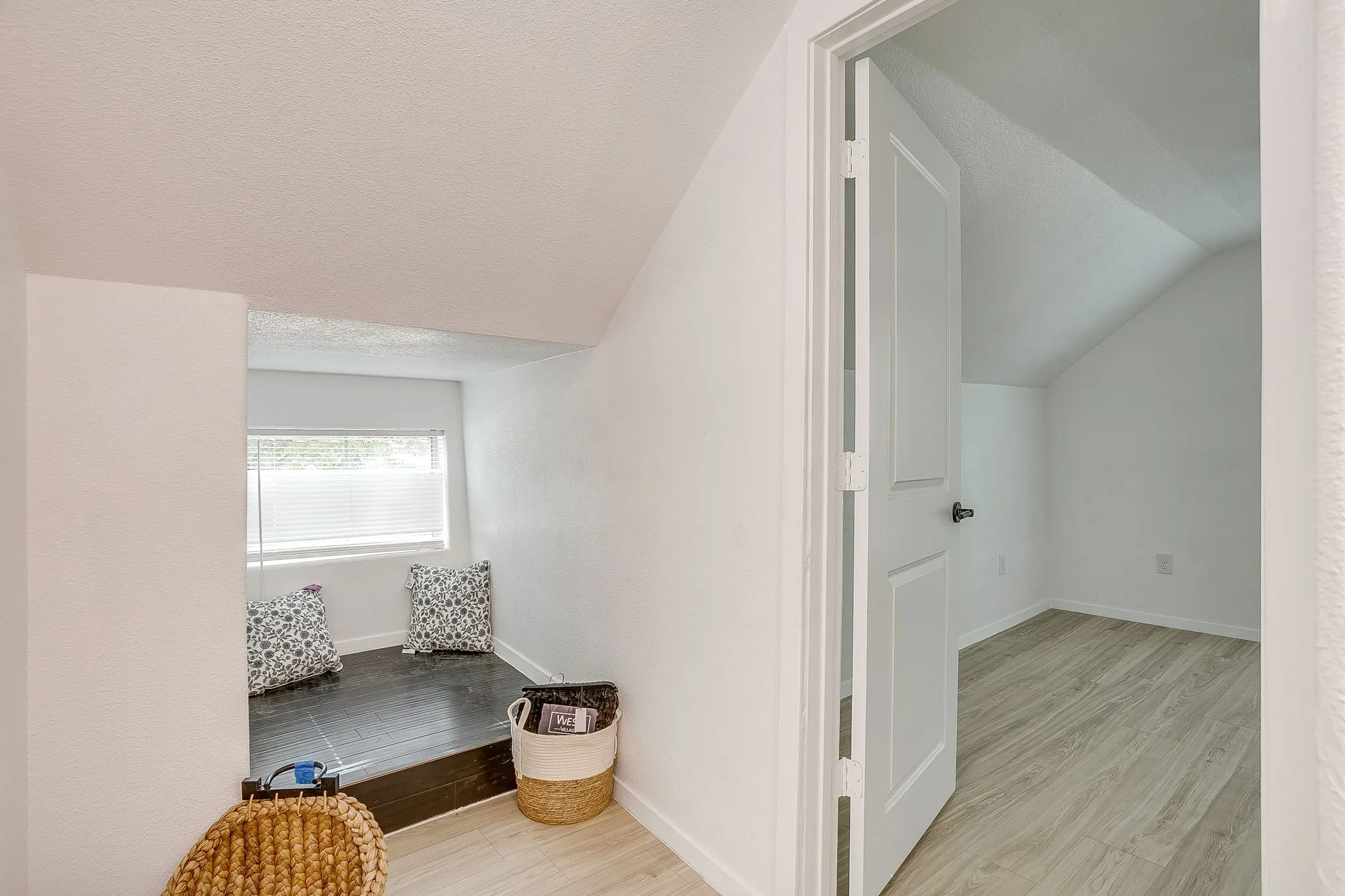 Single Family Residence For Sale in Tarrant County , 2214 Pearl Avenue, Fort Worth, Texas 76164, 4 Bedroom, 2 Bathroom, Garage spaces, 1,748 Sqft, built in 1925, mls#21345973, Real Estate Agent in Fort Worth, Homes For Sale in Tarrant county, Homes For Sale in Fort Worth, Realtor in Fort Worth Texas, Real Estate Brokerage Independent Realty Texas, Luminita Cordes Realtor