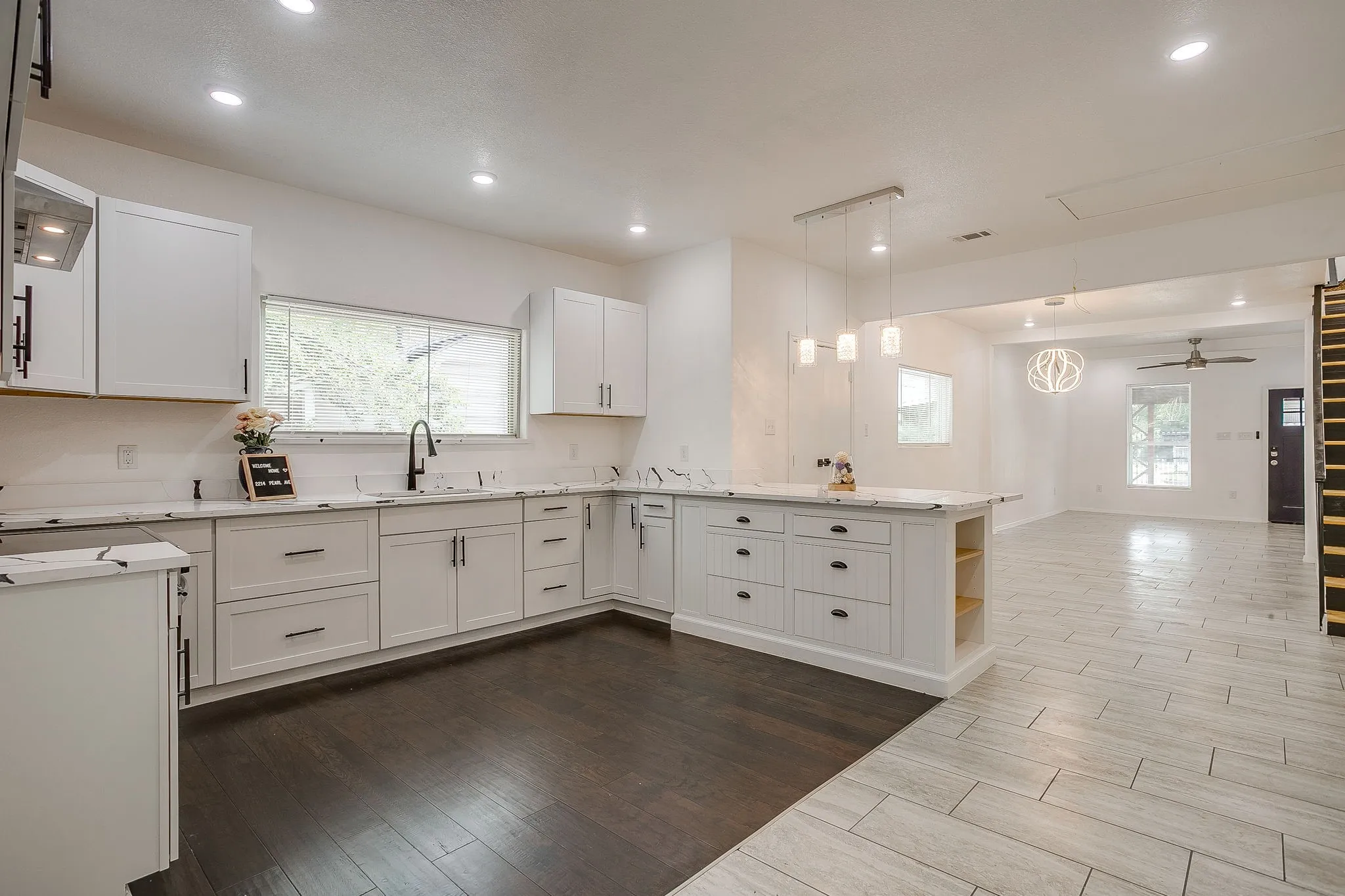 Single Family Residence For Sale in Tarrant County , 2214 Pearl Avenue, Fort Worth, Texas 76164, 4 Bedroom, 2 Bathroom, Garage spaces, 1,748 Sqft, built in 1925, mls#21345973, Real Estate Agent in Fort Worth, Homes For Sale in Tarrant county, Homes For Sale in Fort Worth, Realtor in Fort Worth Texas, Real Estate Brokerage Independent Realty Texas, Luminita Cordes Realtor