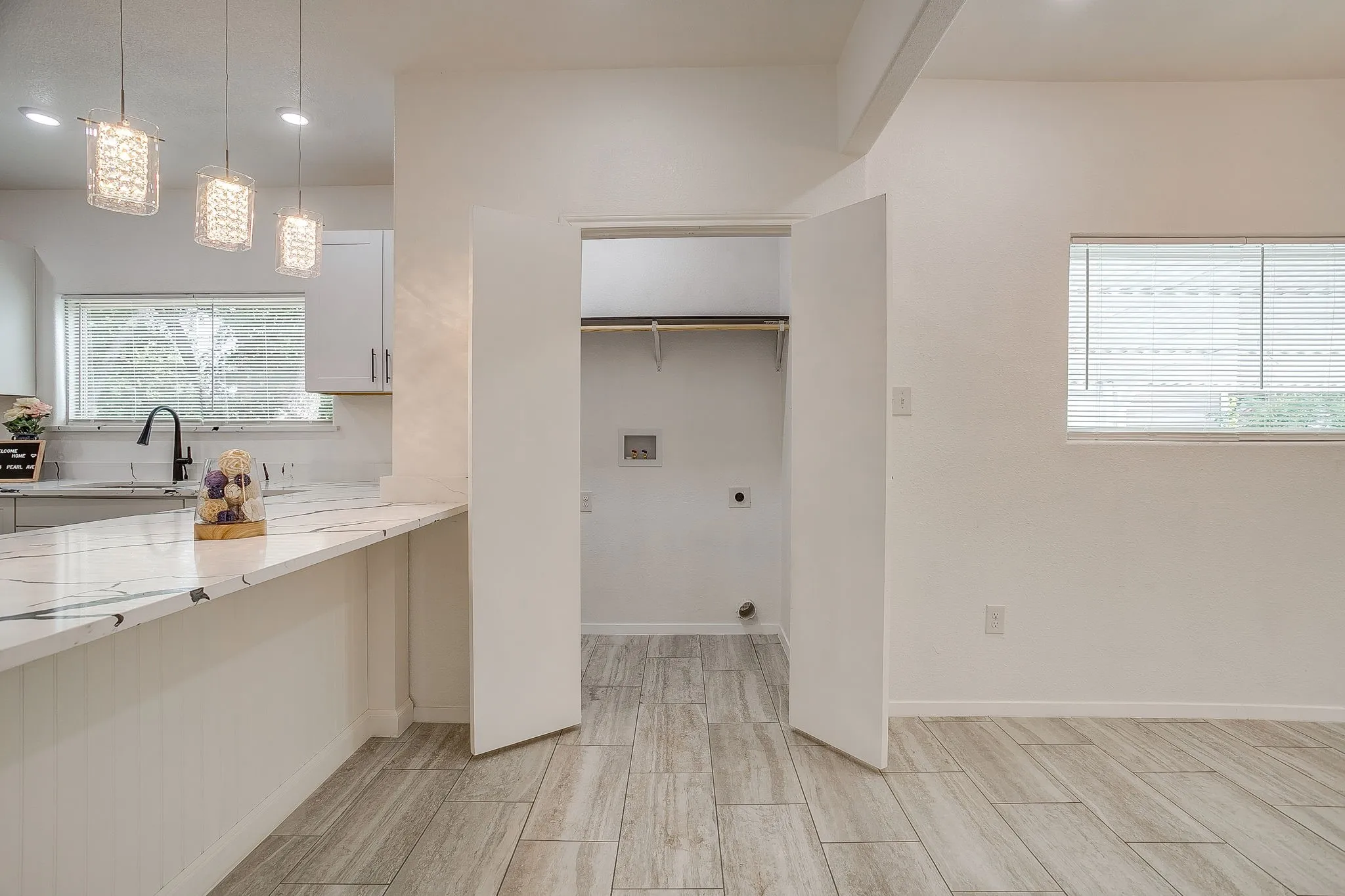Single Family Residence For Sale in Tarrant County , 2214 Pearl Avenue, Fort Worth, Texas 76164, 4 Bedroom, 2 Bathroom, Garage spaces, 1,748 Sqft, built in 1925, mls#21345973, Real Estate Agent in Fort Worth, Homes For Sale in Tarrant county, Homes For Sale in Fort Worth, Realtor in Fort Worth Texas, Real Estate Brokerage Independent Realty Texas, Luminita Cordes Realtor
