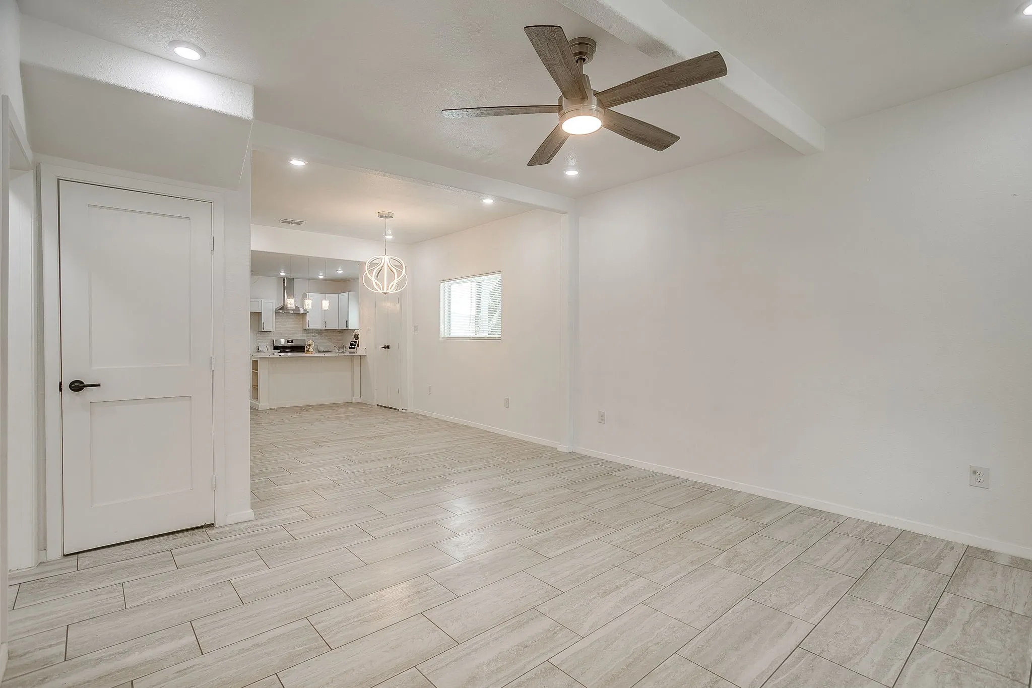 Single Family Residence For Sale in Tarrant County , 2214 Pearl Avenue, Fort Worth, Texas 76164, 4 Bedroom, 2 Bathroom, Garage spaces, 1,748 Sqft, built in 1925, mls#21345973, Real Estate Agent in Fort Worth, Homes For Sale in Tarrant county, Homes For Sale in Fort Worth, Realtor in Fort Worth Texas, Real Estate Brokerage Independent Realty Texas, Luminita Cordes Realtor