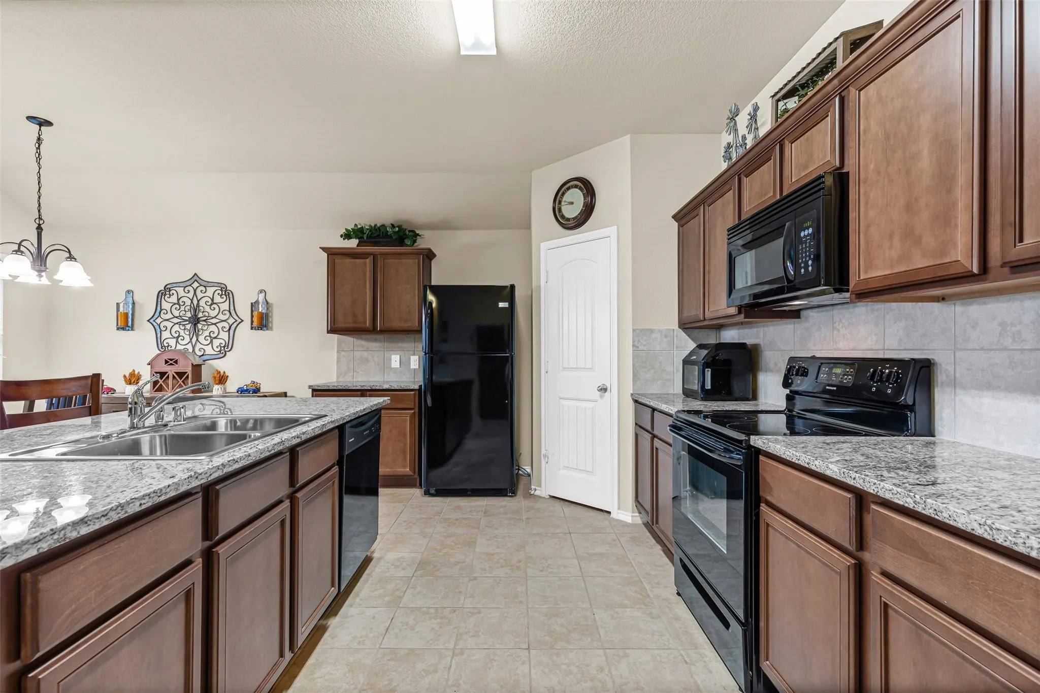 Single Family Residence For Sale in Collin County , 1104 Ruby Court, Princeton, Texas 75407, 4 Bedroom, 2 Bathroom, 2 Garage spaces, 1,587 Sqft, built in 2017, mls#21350163, Real Estate Agent in Princeton, Homes For Sale in Collin county, Homes For Sale in Princeton, Realtor in Princeton Texas, Real Estate Brokerage Independent Realty Texas, Luminita Cordes Realtor