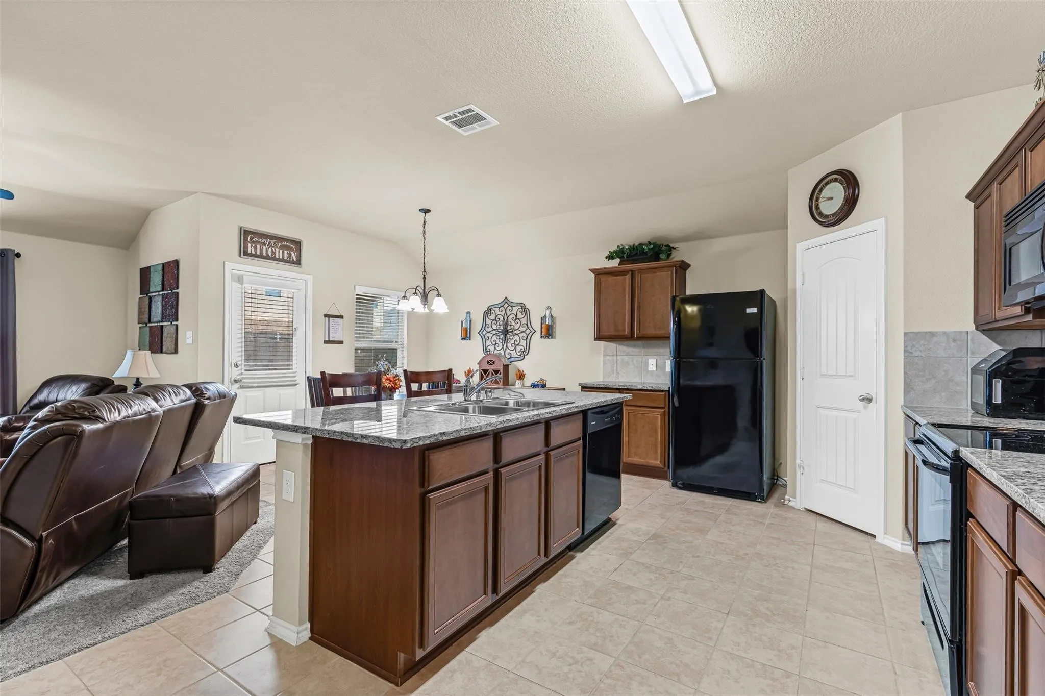 Single Family Residence For Sale in Collin County , 1104 Ruby Court, Princeton, Texas 75407, 4 Bedroom, 2 Bathroom, 2 Garage spaces, 1,587 Sqft, built in 2017, mls#21350163, Real Estate Agent in Princeton, Homes For Sale in Collin county, Homes For Sale in Princeton, Realtor in Princeton Texas, Real Estate Brokerage Independent Realty Texas, Luminita Cordes Realtor