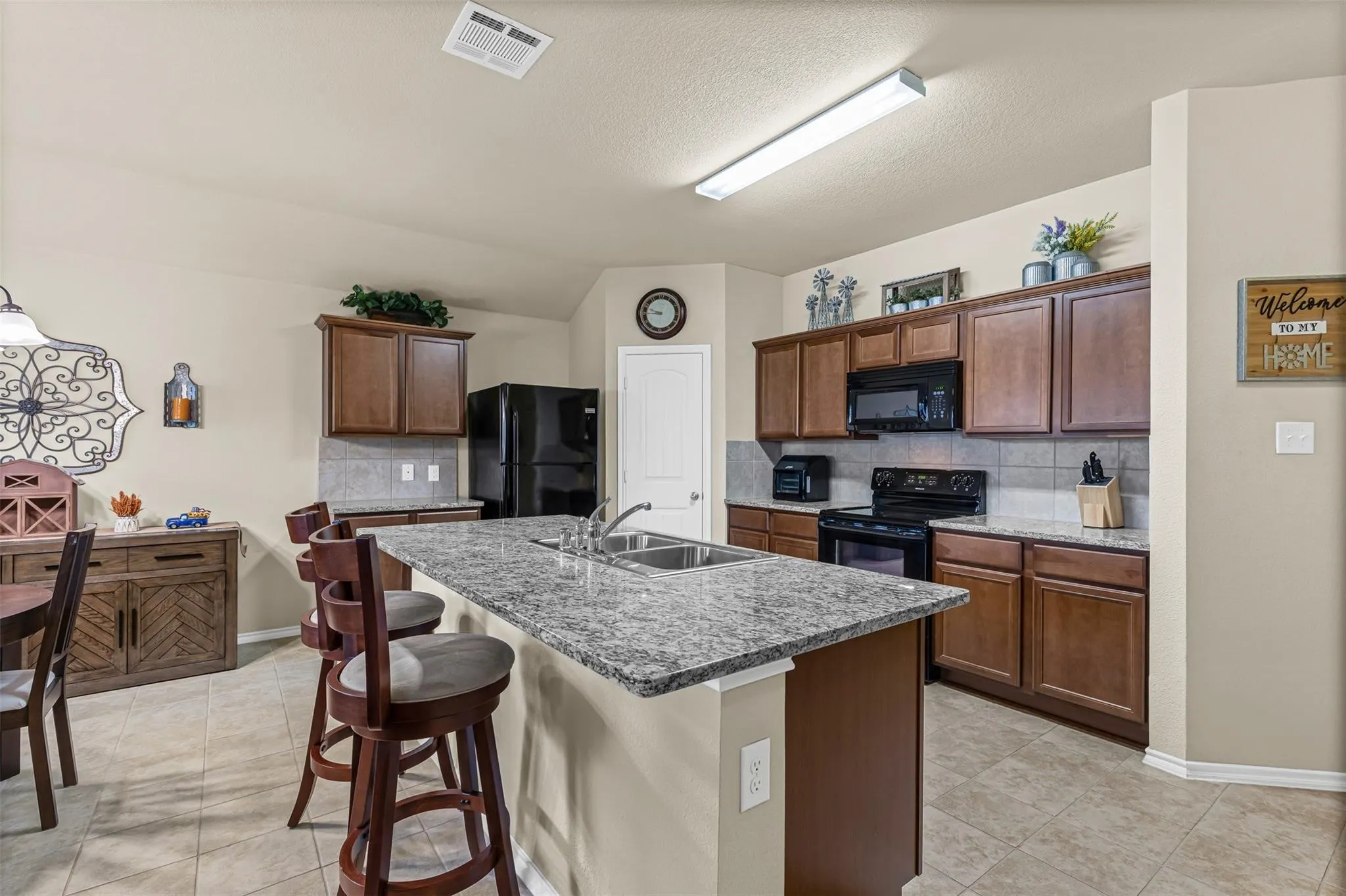 Single Family Residence For Sale in Collin County , 1104 Ruby Court, Princeton, Texas 75407, 4 Bedroom, 2 Bathroom, 2 Garage spaces, 1,587 Sqft, built in 2017, mls#21350163, Real Estate Agent in Princeton, Homes For Sale in Collin county, Homes For Sale in Princeton, Realtor in Princeton Texas, Real Estate Brokerage Independent Realty Texas, Luminita Cordes Realtor