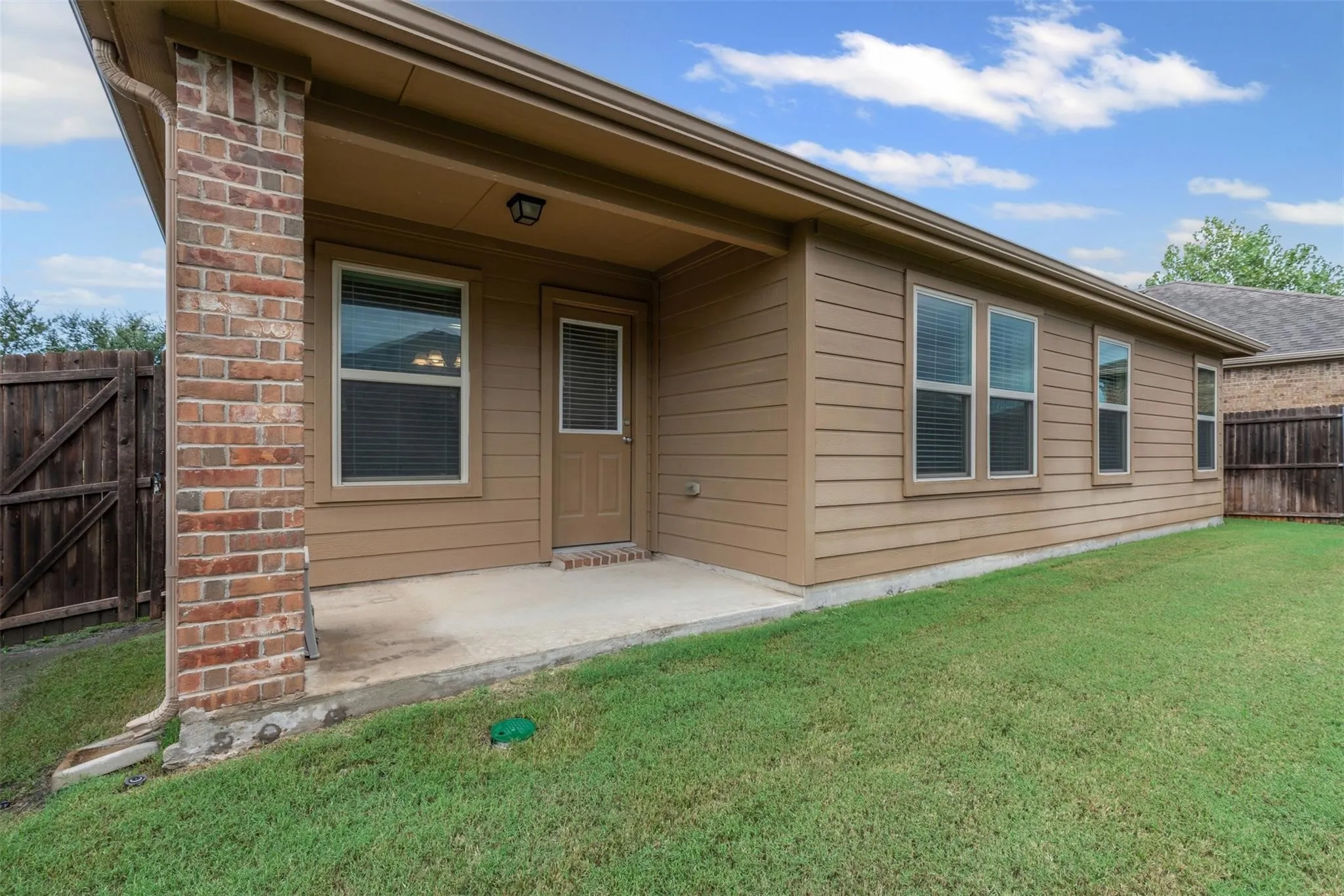 Single Family Residence For Sale in Collin County , 1104 Ruby Court, Princeton, Texas 75407, 4 Bedroom, 2 Bathroom, 2 Garage spaces, 1,587 Sqft, built in 2017, mls#21350163, Real Estate Agent in Princeton, Homes For Sale in Collin county, Homes For Sale in Princeton, Realtor in Princeton Texas, Real Estate Brokerage Independent Realty Texas, Luminita Cordes Realtor