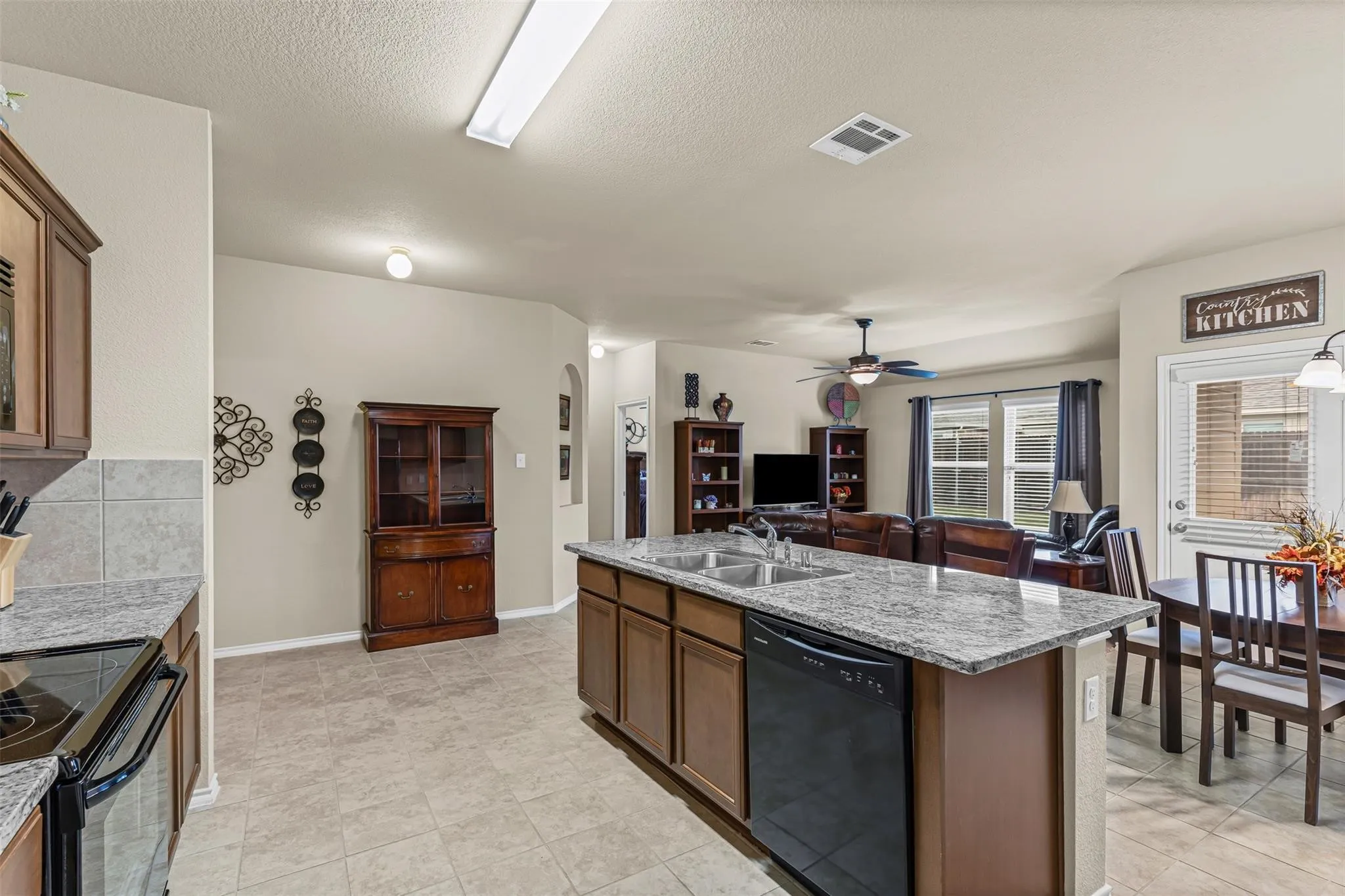 Single Family Residence For Sale in Collin County , 1104 Ruby Court, Princeton, Texas 75407, 4 Bedroom, 2 Bathroom, 2 Garage spaces, 1,587 Sqft, built in 2017, mls#21350163, Real Estate Agent in Princeton, Homes For Sale in Collin county, Homes For Sale in Princeton, Realtor in Princeton Texas, Real Estate Brokerage Independent Realty Texas, Luminita Cordes Realtor