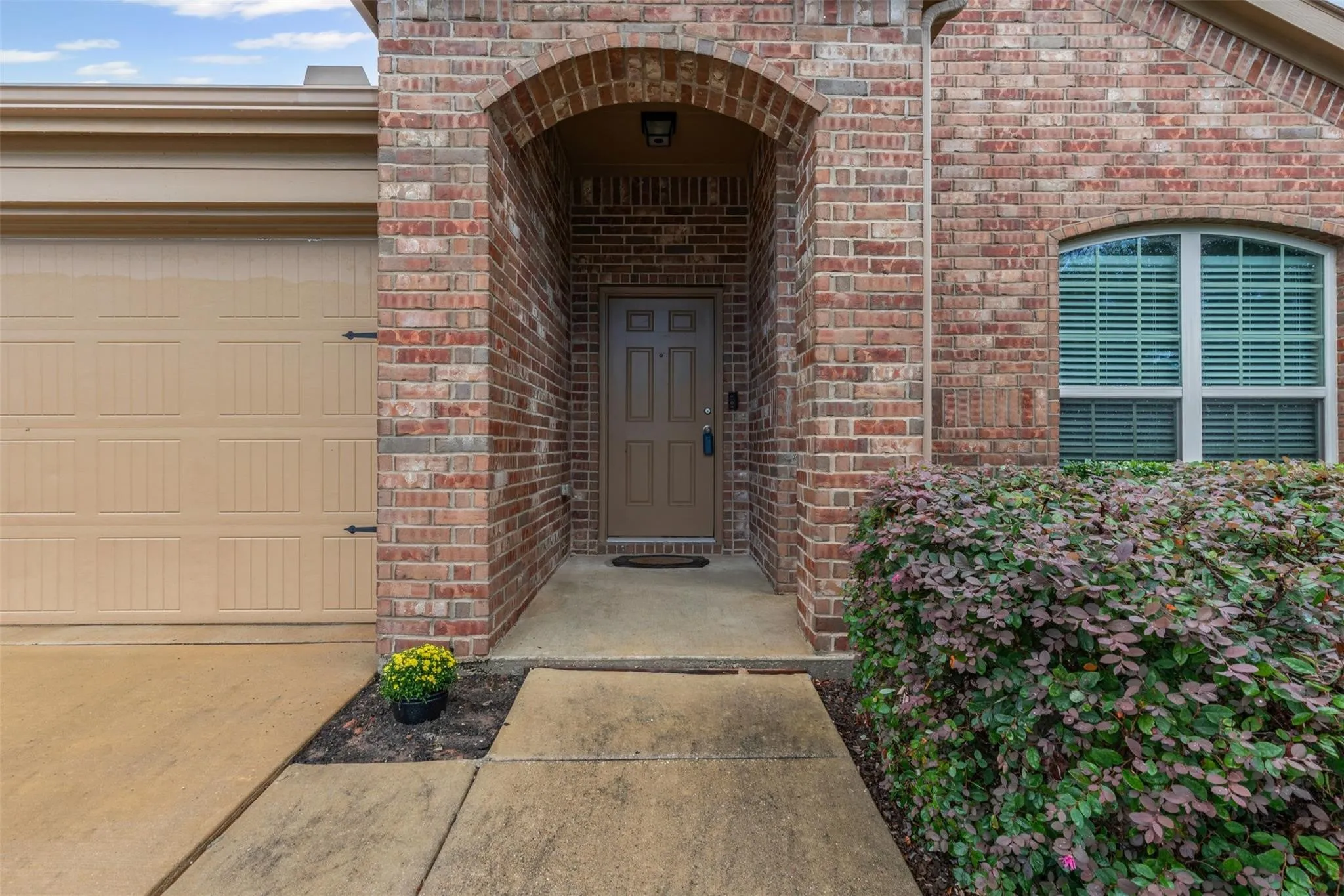 Single Family Residence For Sale in Collin County , 1104 Ruby Court, Princeton, Texas 75407, 4 Bedroom, 2 Bathroom, 2 Garage spaces, 1,587 Sqft, built in 2017, mls#21350163, Real Estate Agent in Princeton, Homes For Sale in Collin county, Homes For Sale in Princeton, Realtor in Princeton Texas, Real Estate Brokerage Independent Realty Texas, Luminita Cordes Realtor