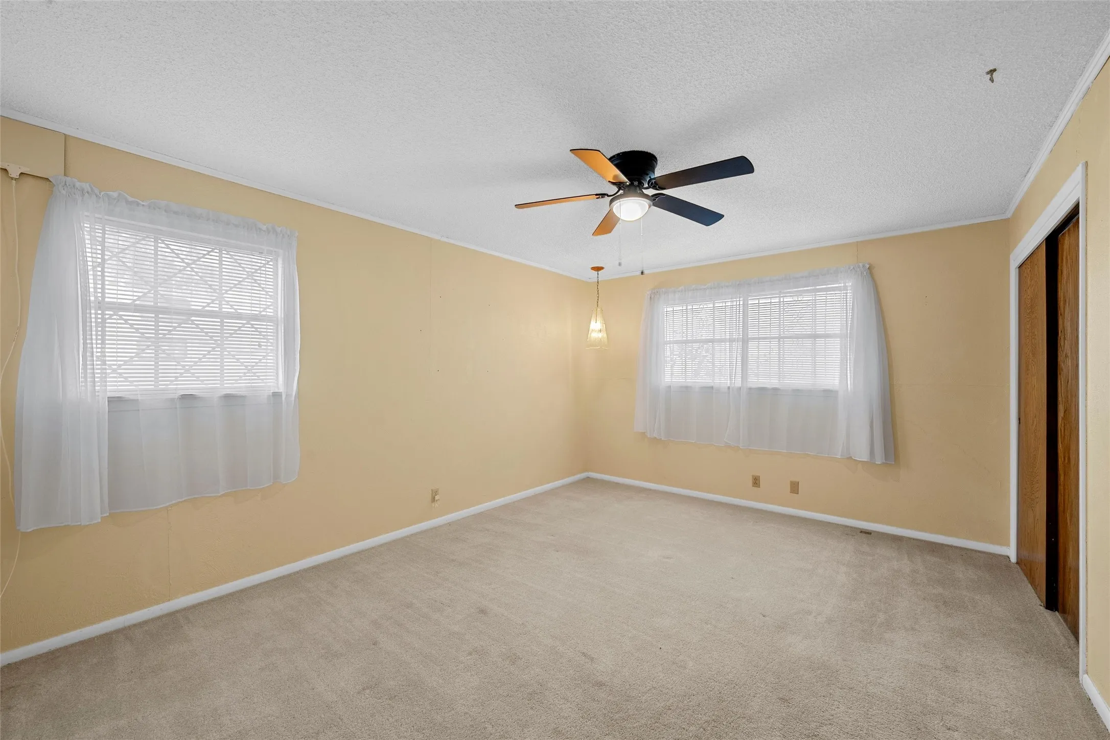 Single Family Residence For Sale in Bell County , 3609 Dogwood Lane, Temple, Texas 76502, 3 Bedroom, 2 Bathroom, 2 Garage spaces, 1,967 Sqft, built in 1971, mls#21349441, Real Estate Agent in Temple, Homes For Sale in Bell county, Homes For Sale in Temple, Realtor in Temple Texas, Real Estate Brokerage Independent Realty Texas, Luminita Cordes Realtor