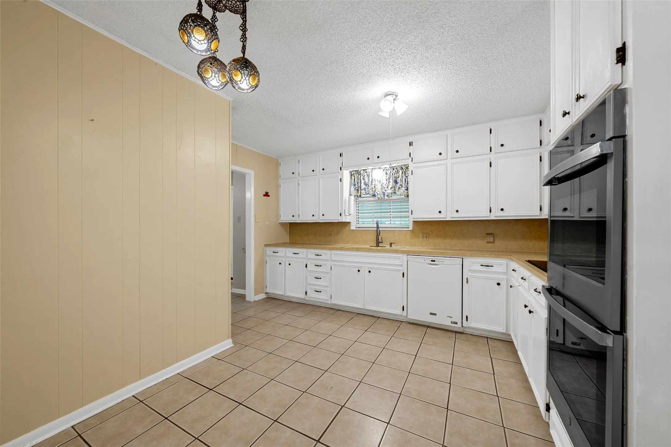 Single Family Residence For Sale in Bell County , 3609 Dogwood Lane, Temple, Texas 76502, 3 Bedroom, 2 Bathroom, 2 Garage spaces, 1,967 Sqft, built in 1971, mls#21349441, Real Estate Agent in Temple, Homes For Sale in Bell county, Homes For Sale in Temple, Realtor in Temple Texas, Real Estate Brokerage Independent Realty Texas, Luminita Cordes Realtor