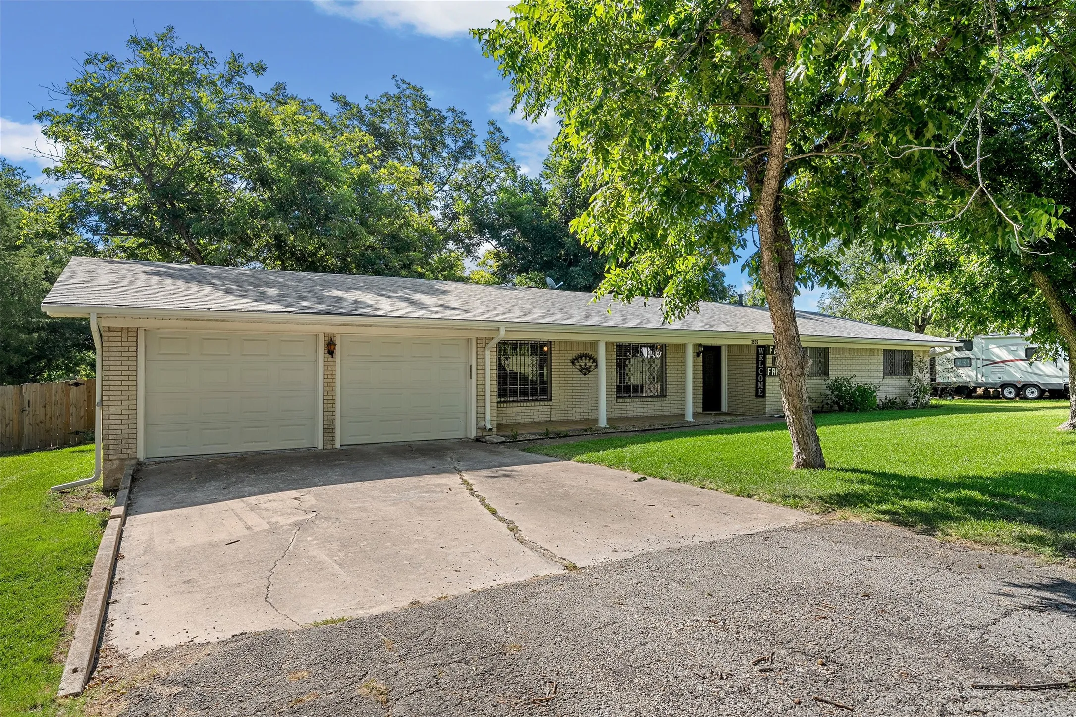 Single Family Residence For Sale in Bell County , 3609 Dogwood Lane, Temple, Texas 76502, 3 Bedroom, 2 Bathroom, 2 Garage spaces, 1,967 Sqft, built in 1971, mls#21349441, Real Estate Agent in Temple, Homes For Sale in Bell county, Homes For Sale in Temple, Realtor in Temple Texas, Real Estate Brokerage Independent Realty Texas, Luminita Cordes Realtor