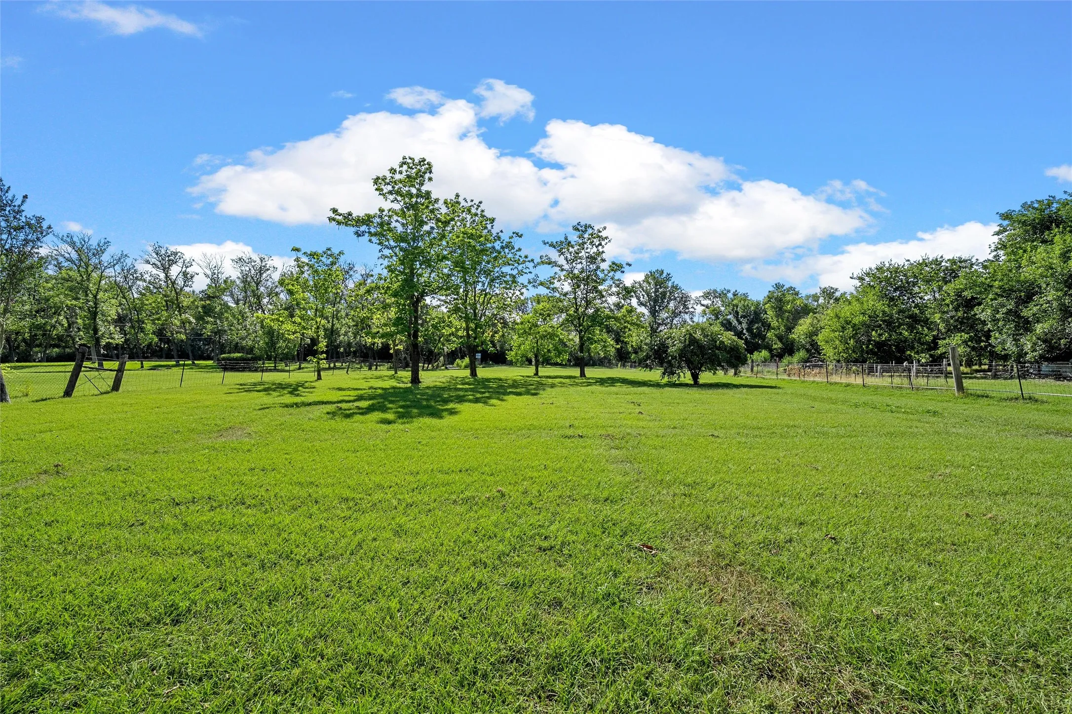 Single Family Residence For Sale in Bell County , 3609 Dogwood Lane, Temple, Texas 76502, 3 Bedroom, 2 Bathroom, 2 Garage spaces, 1,967 Sqft, built in 1971, mls#21349441, Real Estate Agent in Temple, Homes For Sale in Bell county, Homes For Sale in Temple, Realtor in Temple Texas, Real Estate Brokerage Independent Realty Texas, Luminita Cordes Realtor