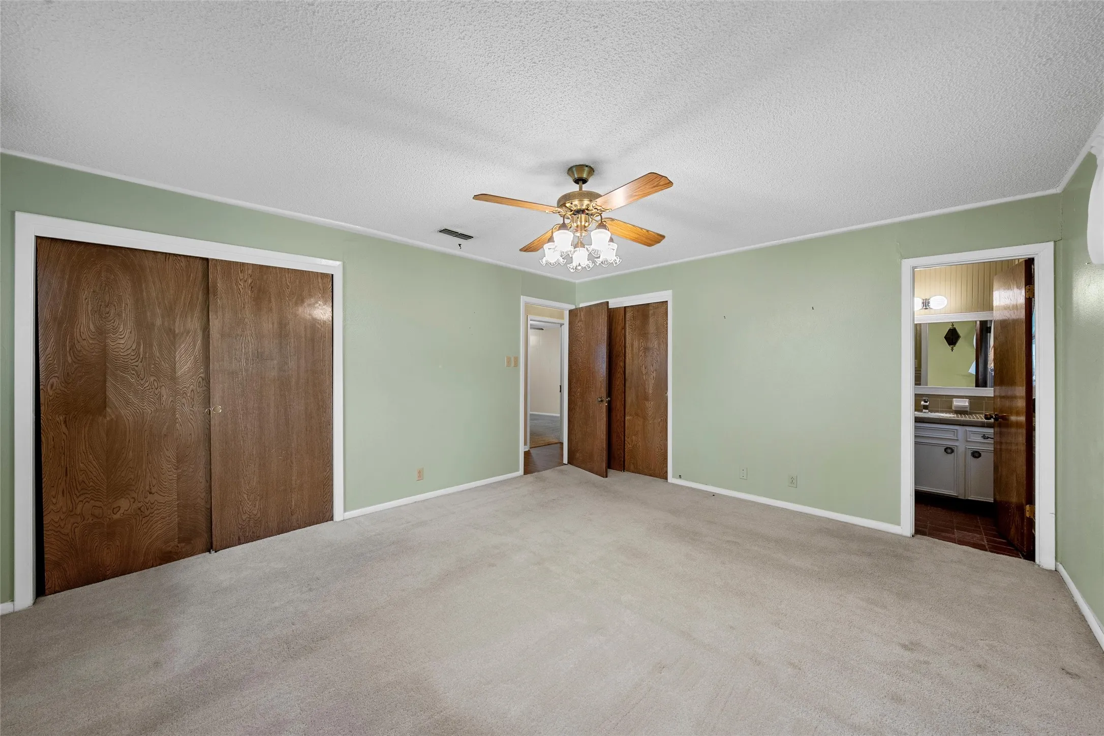 Single Family Residence For Sale in Bell County , 3609 Dogwood Lane, Temple, Texas 76502, 3 Bedroom, 2 Bathroom, 2 Garage spaces, 1,967 Sqft, built in 1971, mls#21349441, Real Estate Agent in Temple, Homes For Sale in Bell county, Homes For Sale in Temple, Realtor in Temple Texas, Real Estate Brokerage Independent Realty Texas, Luminita Cordes Realtor