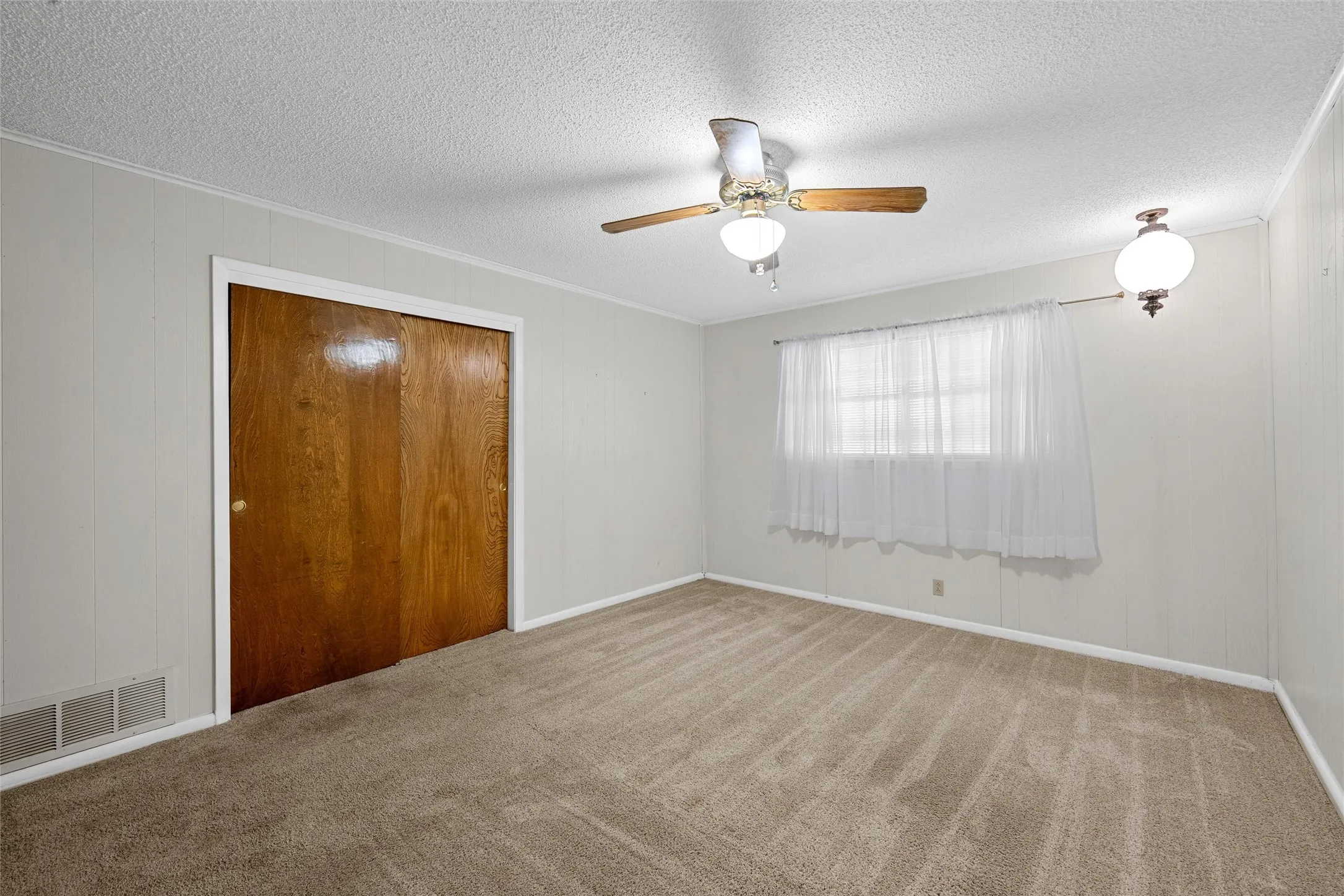 Single Family Residence For Sale in Bell County , 3609 Dogwood Lane, Temple, Texas 76502, 3 Bedroom, 2 Bathroom, 2 Garage spaces, 1,967 Sqft, built in 1971, mls#21349441, Real Estate Agent in Temple, Homes For Sale in Bell county, Homes For Sale in Temple, Realtor in Temple Texas, Real Estate Brokerage Independent Realty Texas, Luminita Cordes Realtor