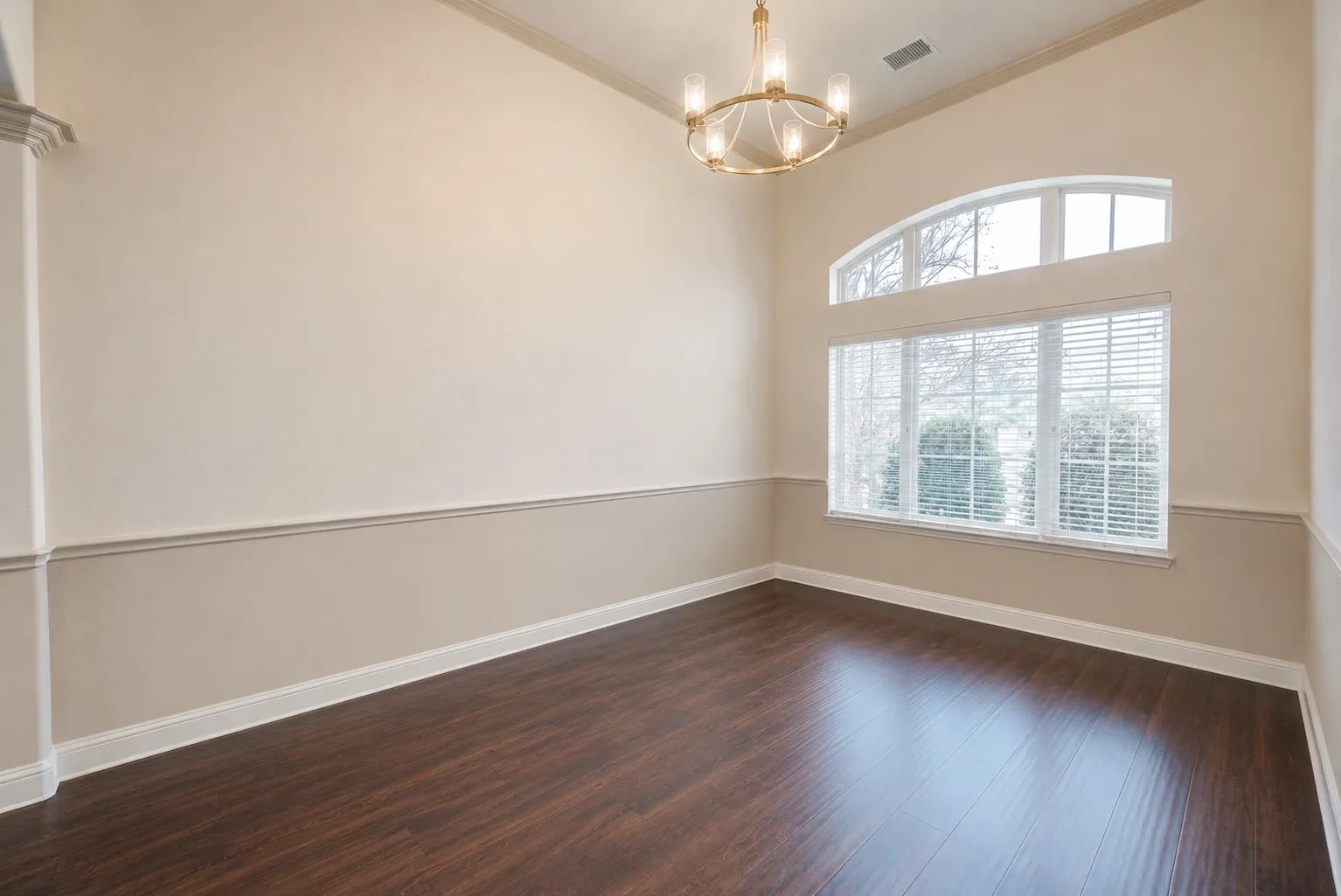Single Family Residence For Rent in Tarrant County , 2933 Softwood Circle, Fort Worth, Texas 76244, 4 Bedroom, 3 Bathroom, 2 Garage spaces, 3,100 Sqft, built in 2009, mls#21349996, Real Estate Agent in Fort Worth, Homes For Rent in Tarrant county, Homes For Rent in Fort Worth, Realtor in Fort Worth Texas, Real Estate Brokerage Independent Realty Texas, Luminita Cordes Realtor