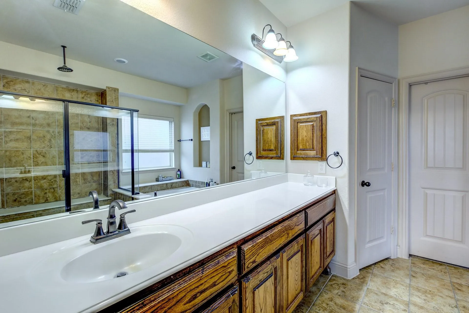 Single Family Residence For Rent in Tarrant County , 2933 Softwood Circle, Fort Worth, Texas 76244, 4 Bedroom, 3 Bathroom, 2 Garage spaces, 3,100 Sqft, built in 2009, mls#21349996, Real Estate Agent in Fort Worth, Homes For Rent in Tarrant county, Homes For Rent in Fort Worth, Realtor in Fort Worth Texas, Real Estate Brokerage Independent Realty Texas, Luminita Cordes Realtor