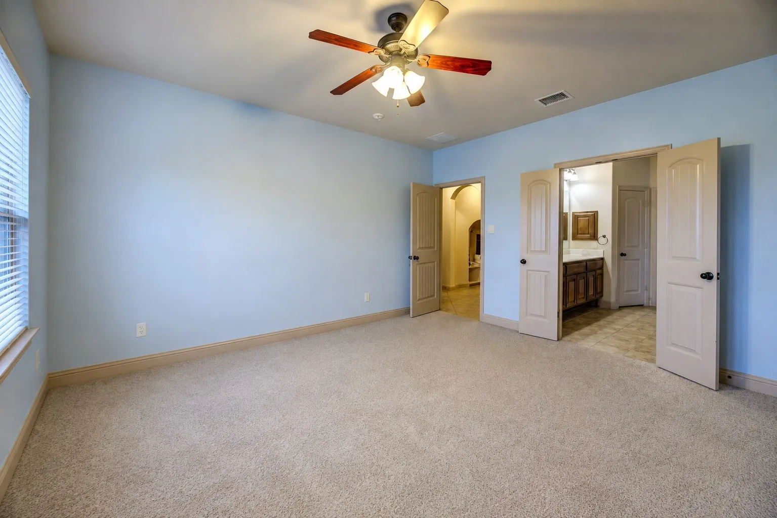 Single Family Residence For Rent in Tarrant County , 2933 Softwood Circle, Fort Worth, Texas 76244, 4 Bedroom, 3 Bathroom, 2 Garage spaces, 3,100 Sqft, built in 2009, mls#21349996, Real Estate Agent in Fort Worth, Homes For Rent in Tarrant county, Homes For Rent in Fort Worth, Realtor in Fort Worth Texas, Real Estate Brokerage Independent Realty Texas, Luminita Cordes Realtor