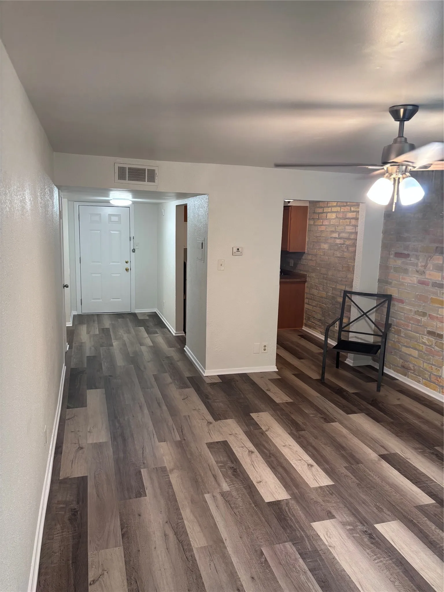 Condominium For Sale in Tarrant County , 6004 Westridge Lane 705, Fort Worth, Texas 76116, 1 Bedroom, 1 Bathroom, Garage spaces, 806 Sqft, built in 1969, mls#21350204, Real Estate Agent in Fort Worth, Homes For Sale in Tarrant county, Homes For Sale in Fort Worth, Realtor in Fort Worth Texas, Real Estate Brokerage Independent Realty Texas, Luminita Cordes Realtor