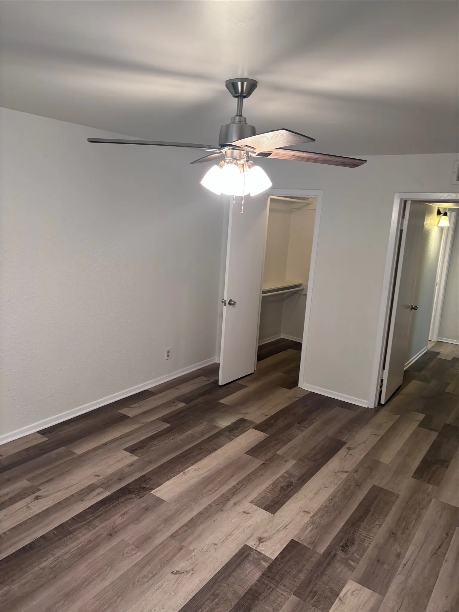 Condominium For Sale in Tarrant County , 6004 Westridge Lane 705, Fort Worth, Texas 76116, 1 Bedroom, 1 Bathroom, Garage spaces, 806 Sqft, built in 1969, mls#21350204, Real Estate Agent in Fort Worth, Homes For Sale in Tarrant county, Homes For Sale in Fort Worth, Realtor in Fort Worth Texas, Real Estate Brokerage Independent Realty Texas, Luminita Cordes Realtor