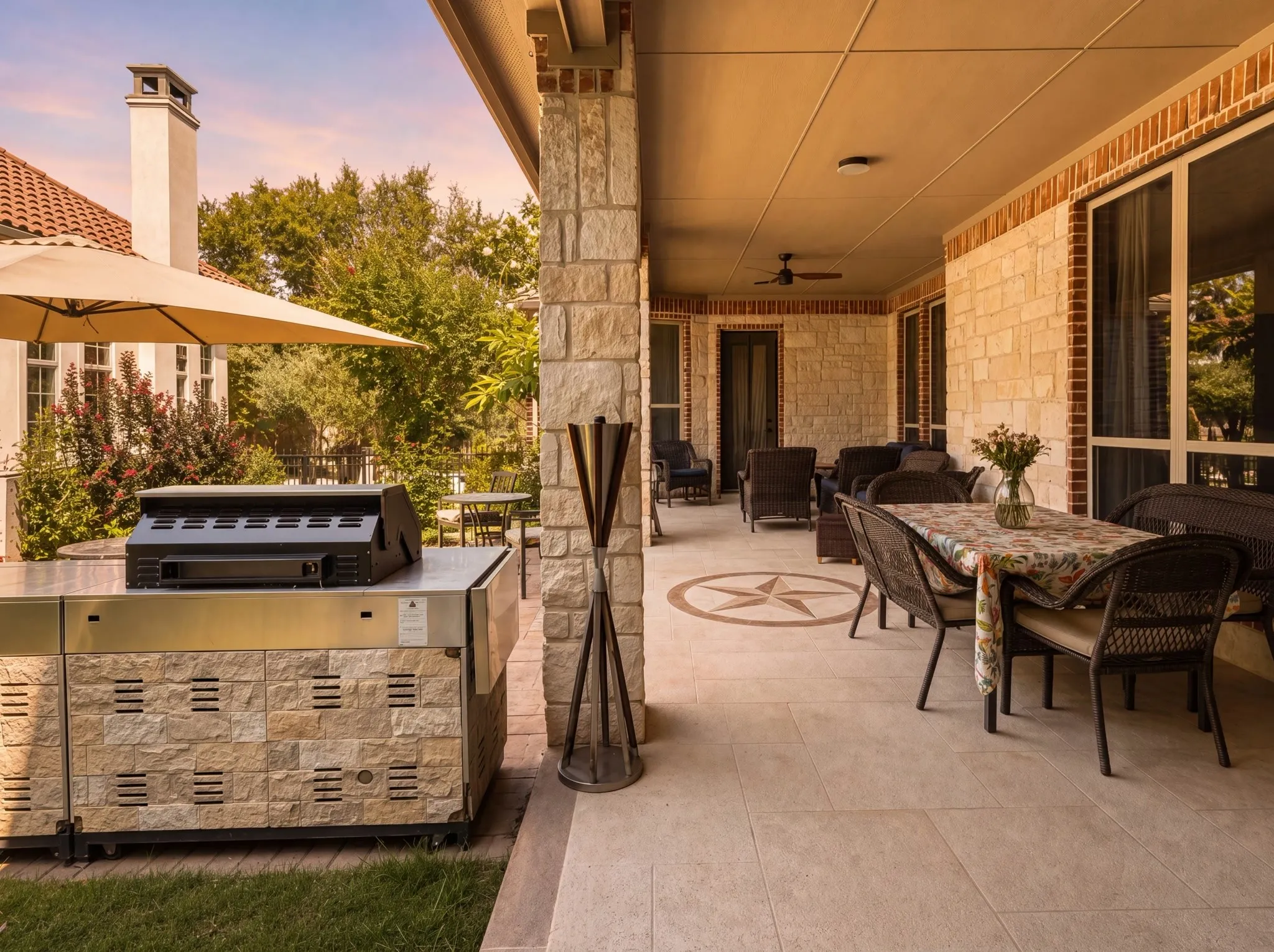 Single Family Residence For Sale in Dallas County , 4601 Byron Circle, Irving, Texas 75038, 5 Bedroom, 5 Bathroom, 3 Garage spaces, 4,923 Sqft, built in 2007, mls#21344788, Real Estate Agent in Irving, Homes For Sale in Dallas county, Homes For Sale in Irving, Realtor in Irving Texas, Real Estate Brokerage Independent Realty Texas, Luminita Cordes Realtor