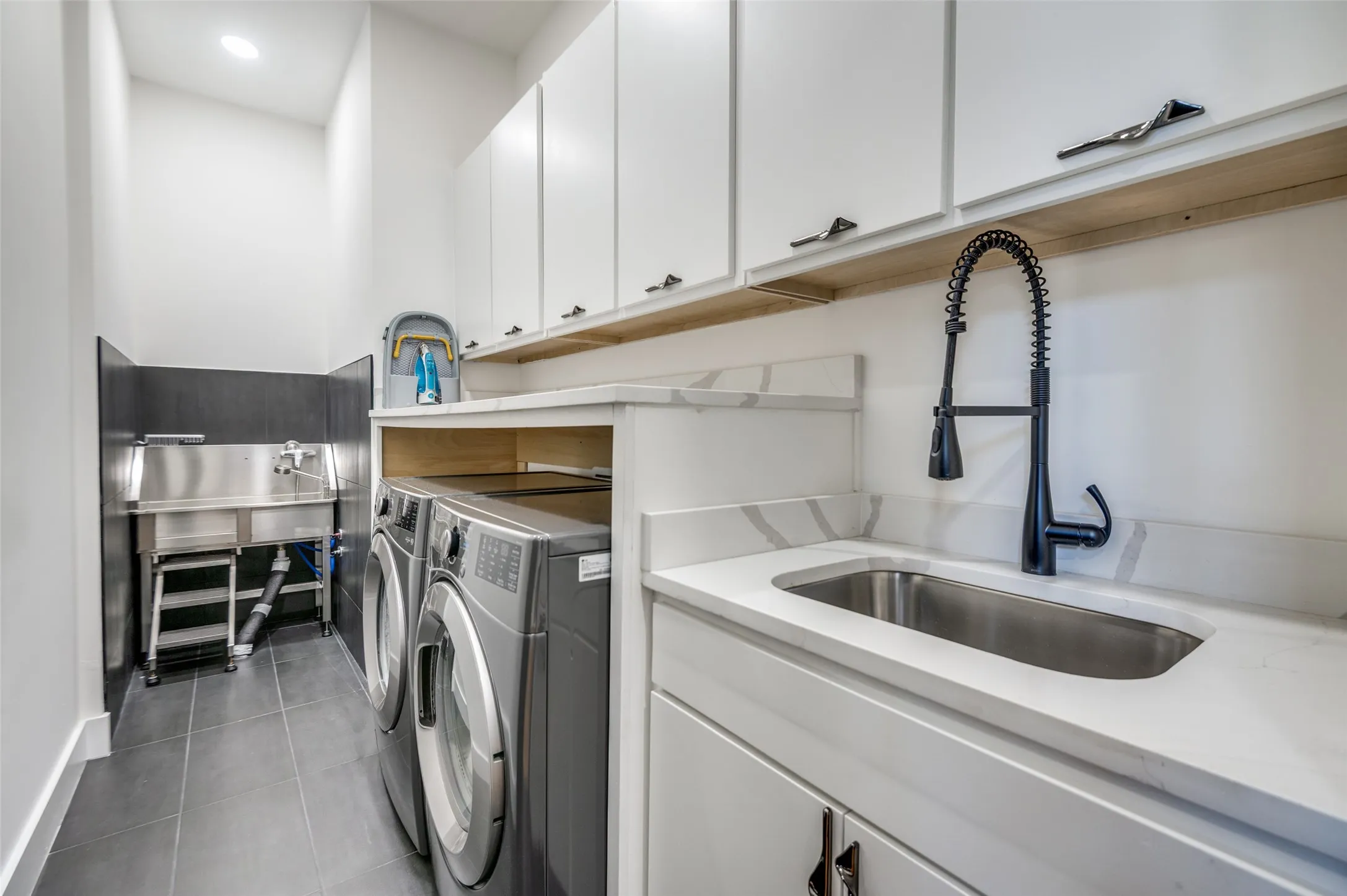 Single Family Residence For Sale in Dallas County , 10923 Marsh Lane, Dallas, Texas 75229, 4 Bedroom, 4 Bathroom, 3 Garage spaces, 3,801 Sqft, built in 2024, mls#21347019, Real Estate Agent in Dallas, Homes For Sale in Dallas county, Homes For Sale in Dallas, Realtor in Dallas Texas, Real Estate Brokerage Independent Realty Texas, Luminita Cordes Realtor
