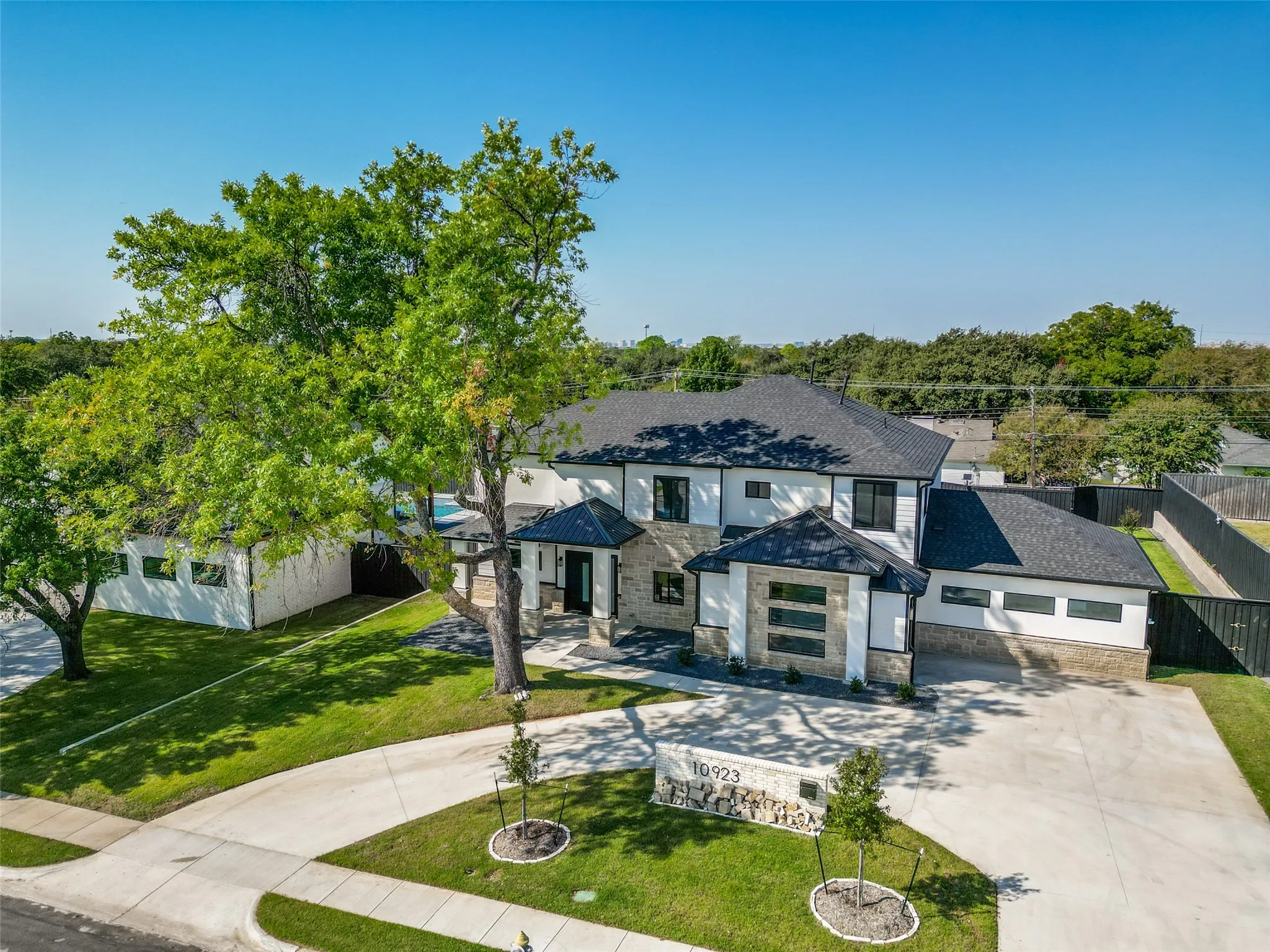 Single Family Residence For Sale in Dallas County , 10923 Marsh Lane, Dallas, Texas 75229, 4 Bedroom, 4 Bathroom, 3 Garage spaces, 3,801 Sqft, built in 2024, mls#21347019, Real Estate Agent in Dallas, Homes For Sale in Dallas county, Homes For Sale in Dallas, Realtor in Dallas Texas, Real Estate Brokerage Independent Realty Texas, Luminita Cordes Realtor
