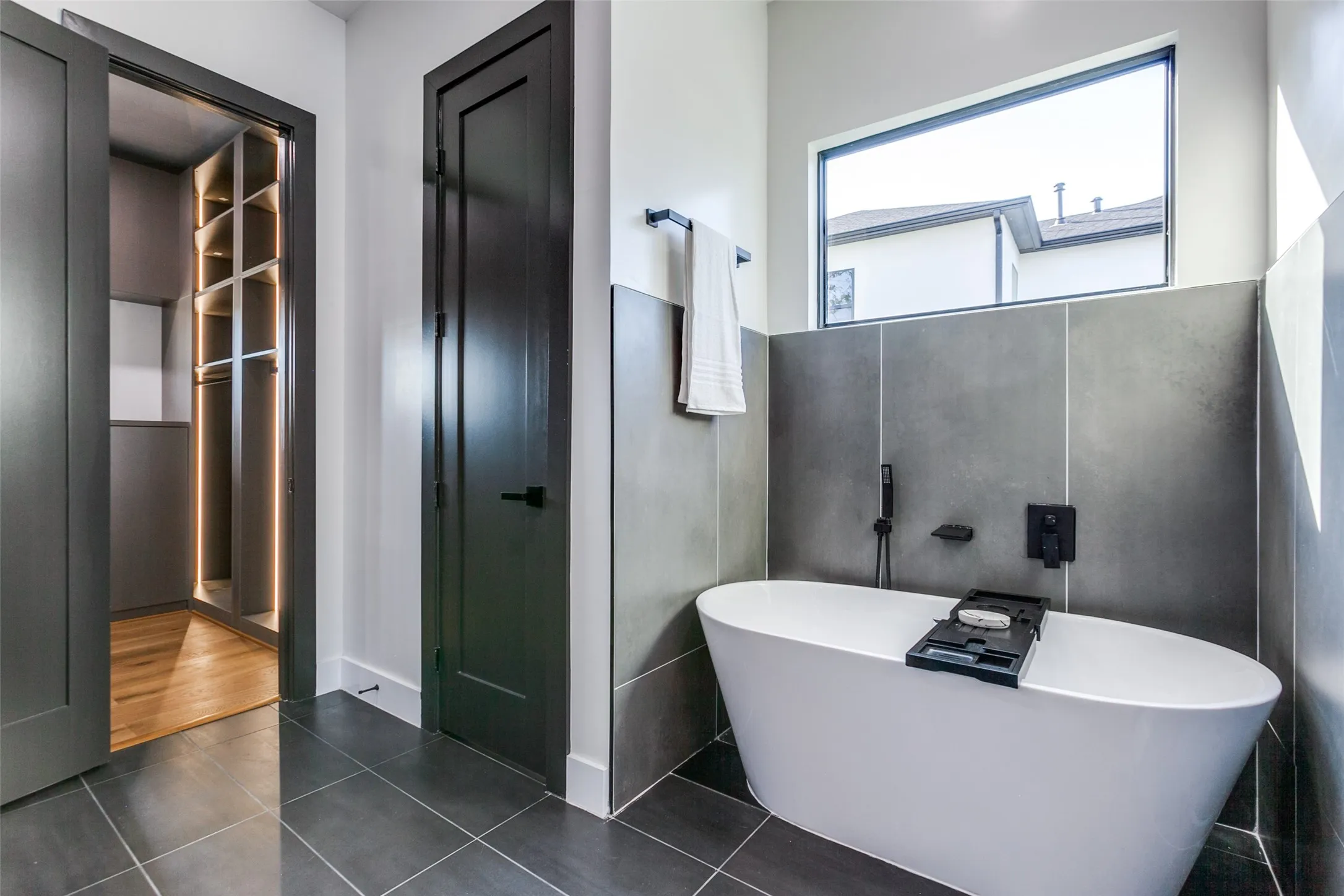 Single Family Residence For Sale in Dallas County , 10923 Marsh Lane, Dallas, Texas 75229, 4 Bedroom, 4 Bathroom, 3 Garage spaces, 3,801 Sqft, built in 2024, mls#21347019, Real Estate Agent in Dallas, Homes For Sale in Dallas county, Homes For Sale in Dallas, Realtor in Dallas Texas, Real Estate Brokerage Independent Realty Texas, Luminita Cordes Realtor