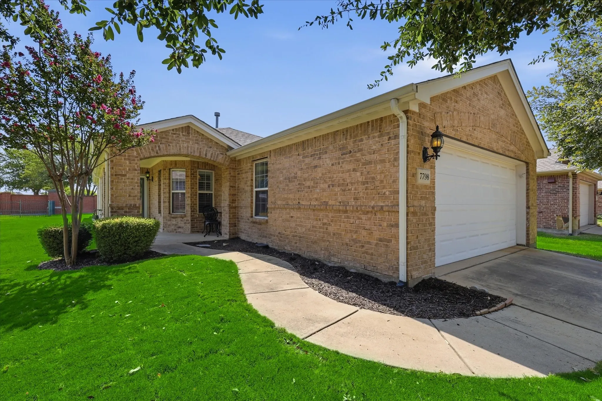 Single Family Residence For Sale in Denton County , 7798 Oakland Hills Lane, Frisco, Texas 75036, 2 Bedroom, 2 Bathroom, 2 Garage spaces, 1,467 Sqft, built in 2008, mls#21337126, Real Estate Agent in Frisco, Homes For Sale in Denton county, Homes For Sale in Frisco, Realtor in Frisco Texas, Real Estate Brokerage Independent Realty Texas, Luminita Cordes Realtor