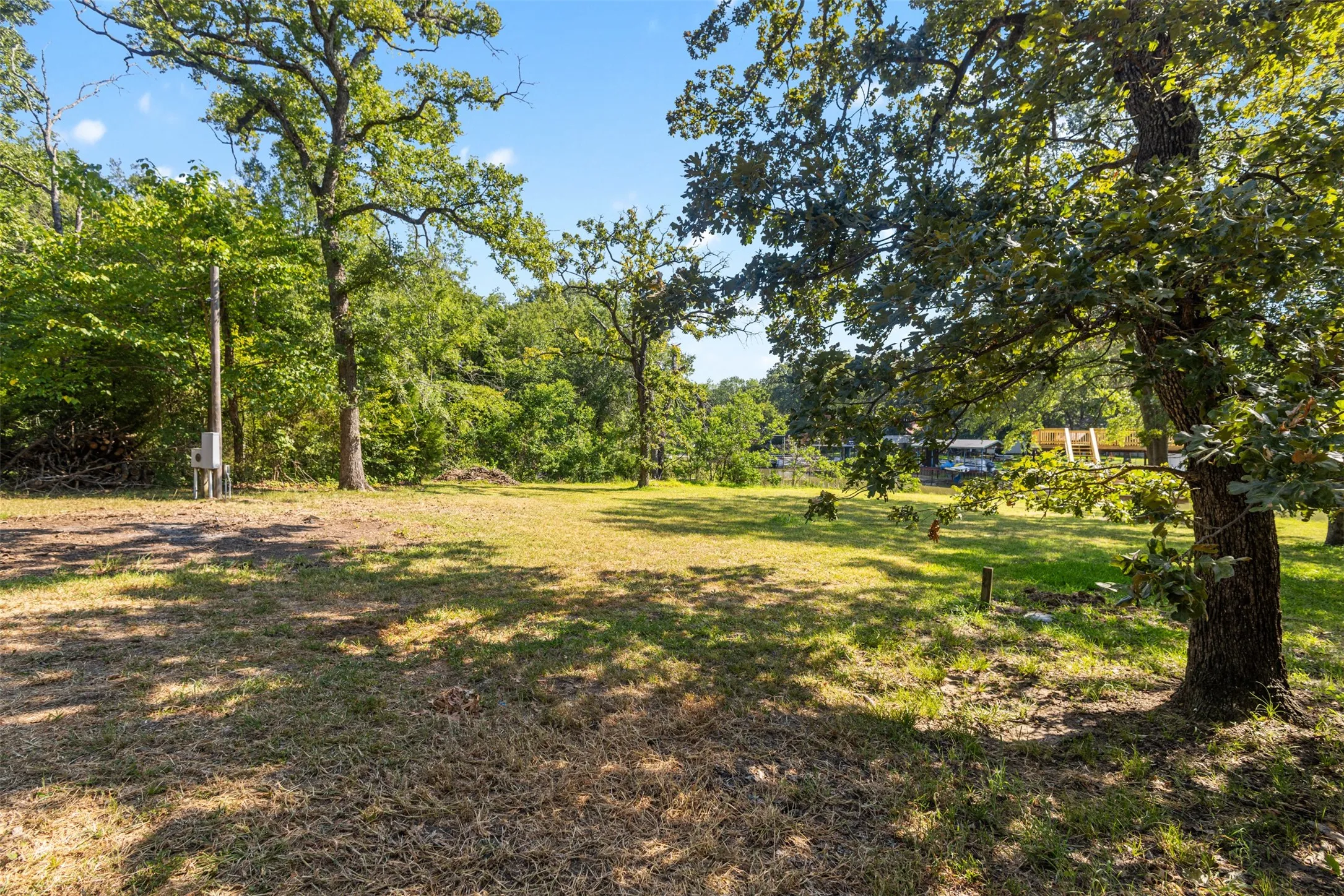 Manufactured Home For Sale in Henderson County , 7108 Apache Circle, Mabank, Texas 75156, 3 Bedroom, 2 Bathroom, Garage spaces, 1,232 Sqft, built in 1991, mls#21344532, Real Estate Agent in Mabank, Homes For Sale in Henderson county, Homes For Sale in Mabank, Realtor in Mabank Texas, Real Estate Brokerage Independent Realty Texas, Luminita Cordes Realtor