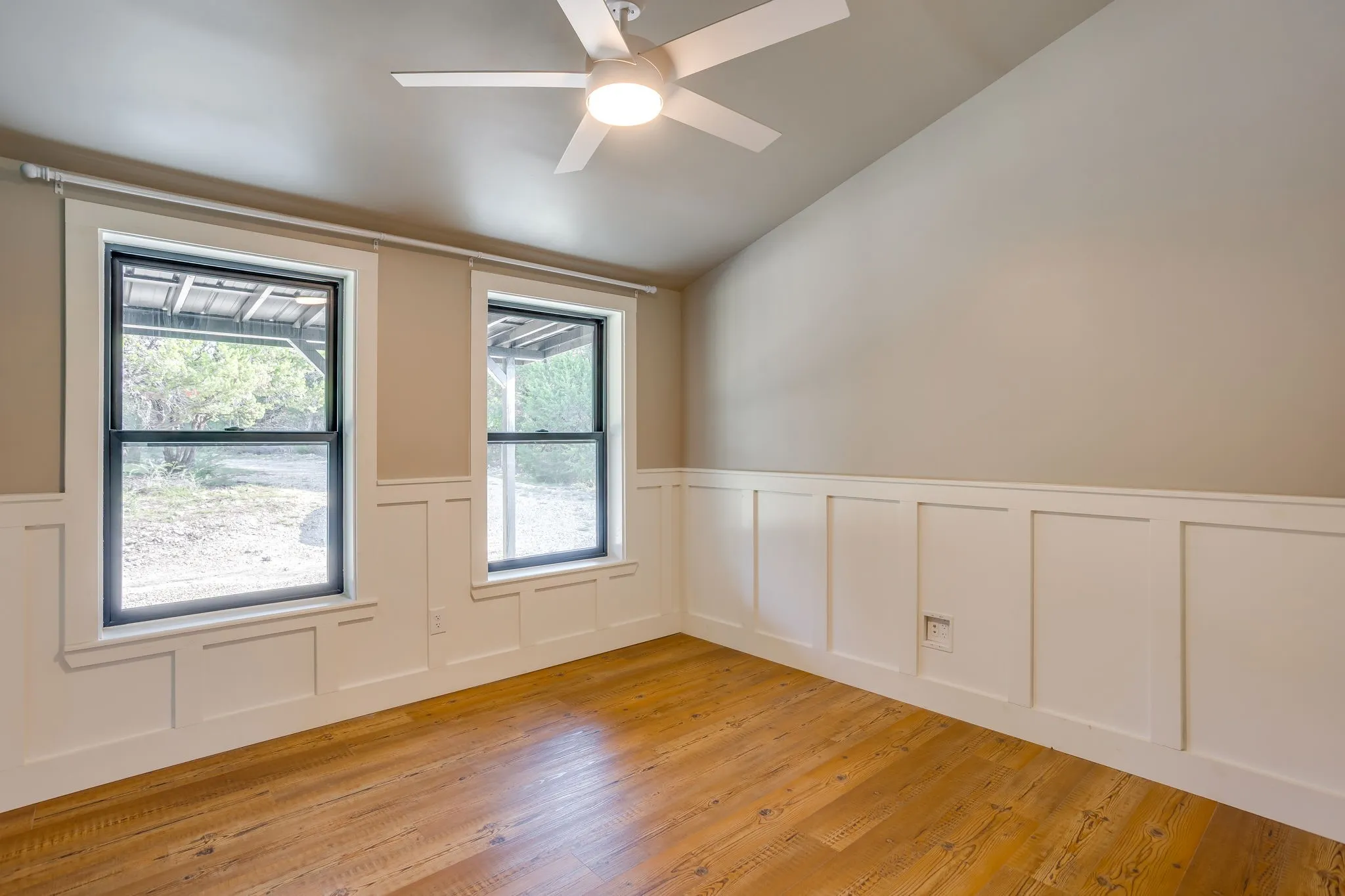 Single Family Residence For Sale in Johnson County , 8512 Hilltop Drive, Cleburne, Texas 76033, 3 Bedroom, 2 Bathroom, Garage spaces, 1,835 Sqft, built in 2024, mls#21347954, Real Estate Agent in Cleburne, Homes For Sale in Johnson county, Homes For Sale in Cleburne, Realtor in Cleburne Texas, Real Estate Brokerage Independent Realty Texas, Luminita Cordes Realtor