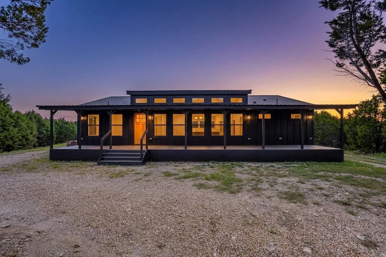 Single Family Residence For Sale in Johnson County , 8512 Hilltop Drive, Cleburne, Texas 76033, 3 Bedroom, 2 Bathroom, Garage spaces, 1,835 Sqft, built in 2024, mls#21347954, Real Estate Agent in Cleburne, Homes For Sale in Johnson county, Homes For Sale in Cleburne, Realtor in Cleburne Texas, Real Estate Brokerage Independent Realty Texas, Luminita Cordes Realtor