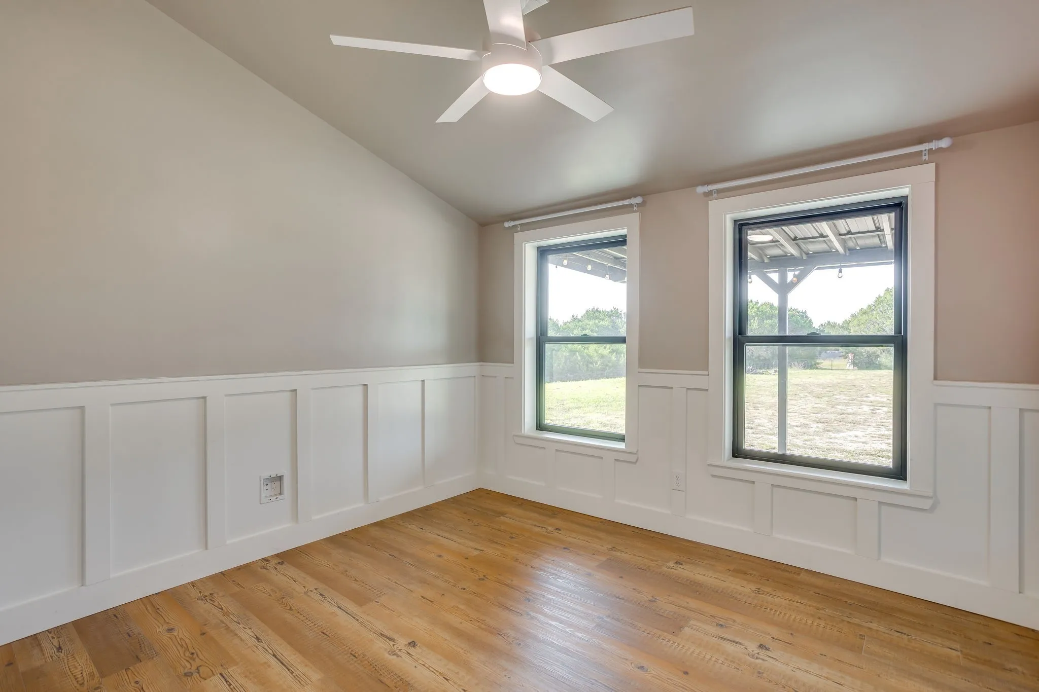 Single Family Residence For Sale in Johnson County , 8512 Hilltop Drive, Cleburne, Texas 76033, 3 Bedroom, 2 Bathroom, Garage spaces, 1,835 Sqft, built in 2024, mls#21347954, Real Estate Agent in Cleburne, Homes For Sale in Johnson county, Homes For Sale in Cleburne, Realtor in Cleburne Texas, Real Estate Brokerage Independent Realty Texas, Luminita Cordes Realtor