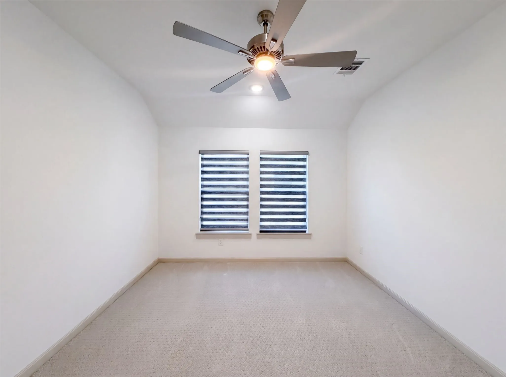 Single Family Residence For Sale in Collin County , 9694 Brackenfield Lane, Frisco, Texas 75035, 4 Bedroom, 5 Bathroom, 3 Garage spaces, 3,290 Sqft, built in 2021, mls#21350226, Real Estate Agent in Frisco, Homes For Sale in Collin county, Homes For Sale in Frisco, Realtor in Frisco Texas, Real Estate Brokerage Independent Realty Texas, Luminita Cordes Realtor