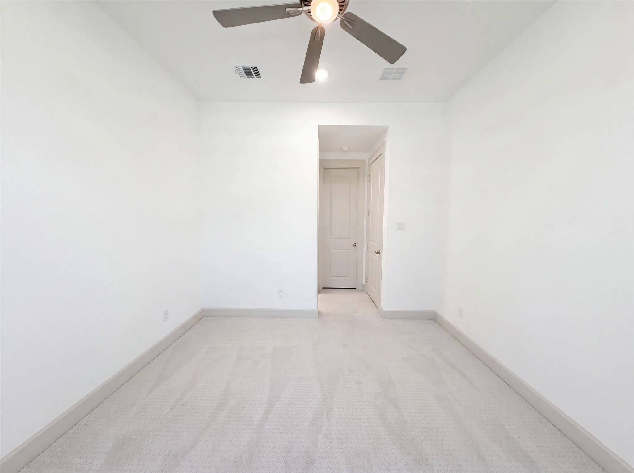 Single Family Residence For Sale in Collin County , 9694 Brackenfield Lane, Frisco, Texas 75035, 4 Bedroom, 5 Bathroom, 3 Garage spaces, 3,290 Sqft, built in 2021, mls#21350226, Real Estate Agent in Frisco, Homes For Sale in Collin county, Homes For Sale in Frisco, Realtor in Frisco Texas, Real Estate Brokerage Independent Realty Texas, Luminita Cordes Realtor