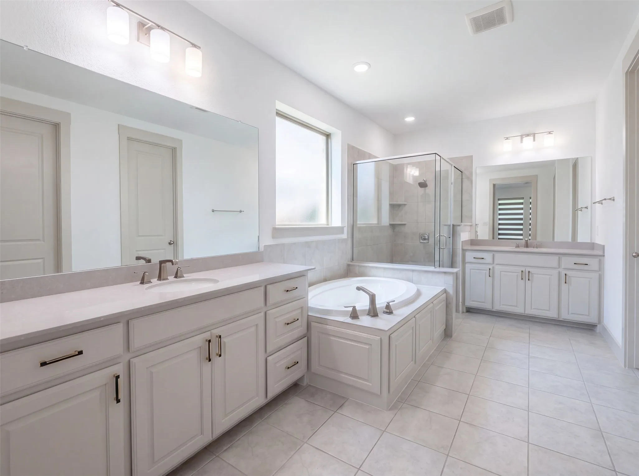 Single Family Residence For Sale in Collin County , 9694 Brackenfield Lane, Frisco, Texas 75035, 4 Bedroom, 5 Bathroom, 3 Garage spaces, 3,290 Sqft, built in 2021, mls#21350226, Real Estate Agent in Frisco, Homes For Sale in Collin county, Homes For Sale in Frisco, Realtor in Frisco Texas, Real Estate Brokerage Independent Realty Texas, Luminita Cordes Realtor